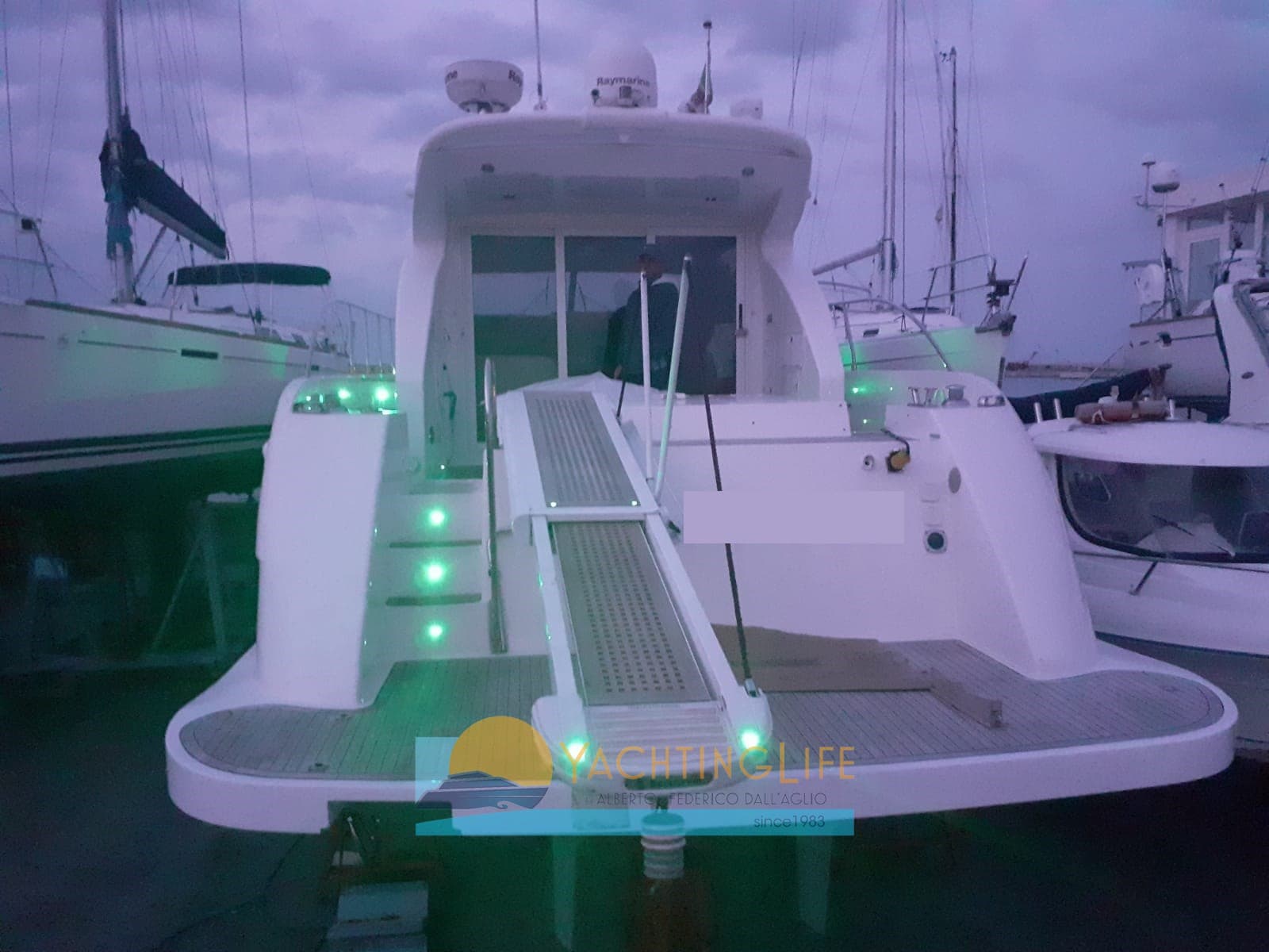 Dellapasqua Dc 16 Elite - Detail View 1 Dellapasqua Dc 16 Elite - Detail View 1