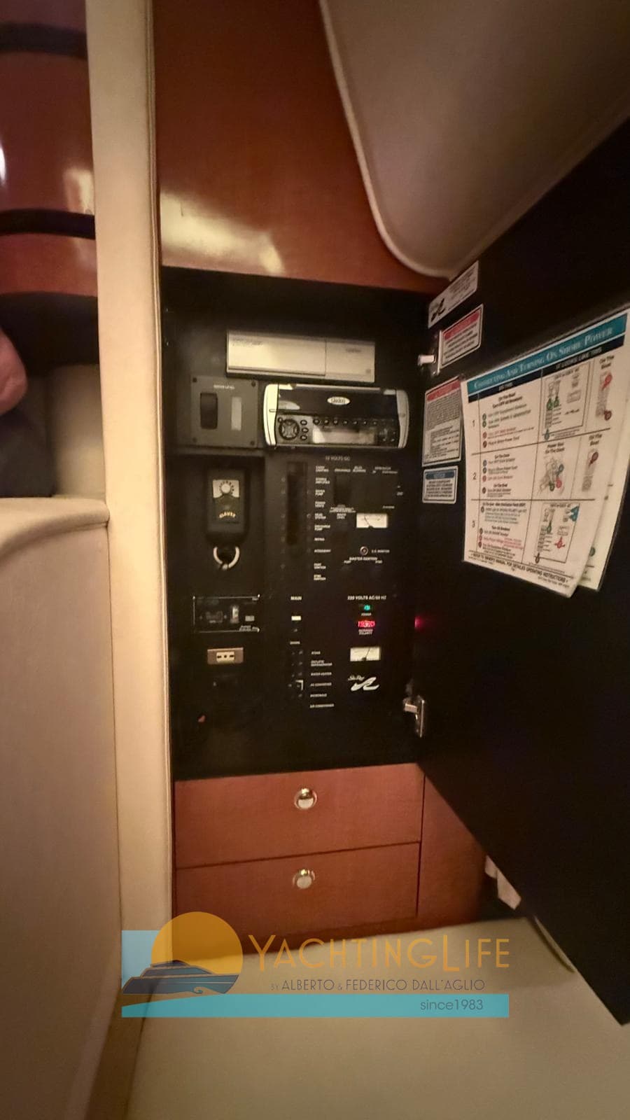 Sea Ray 335 DA usato - foto hero 17