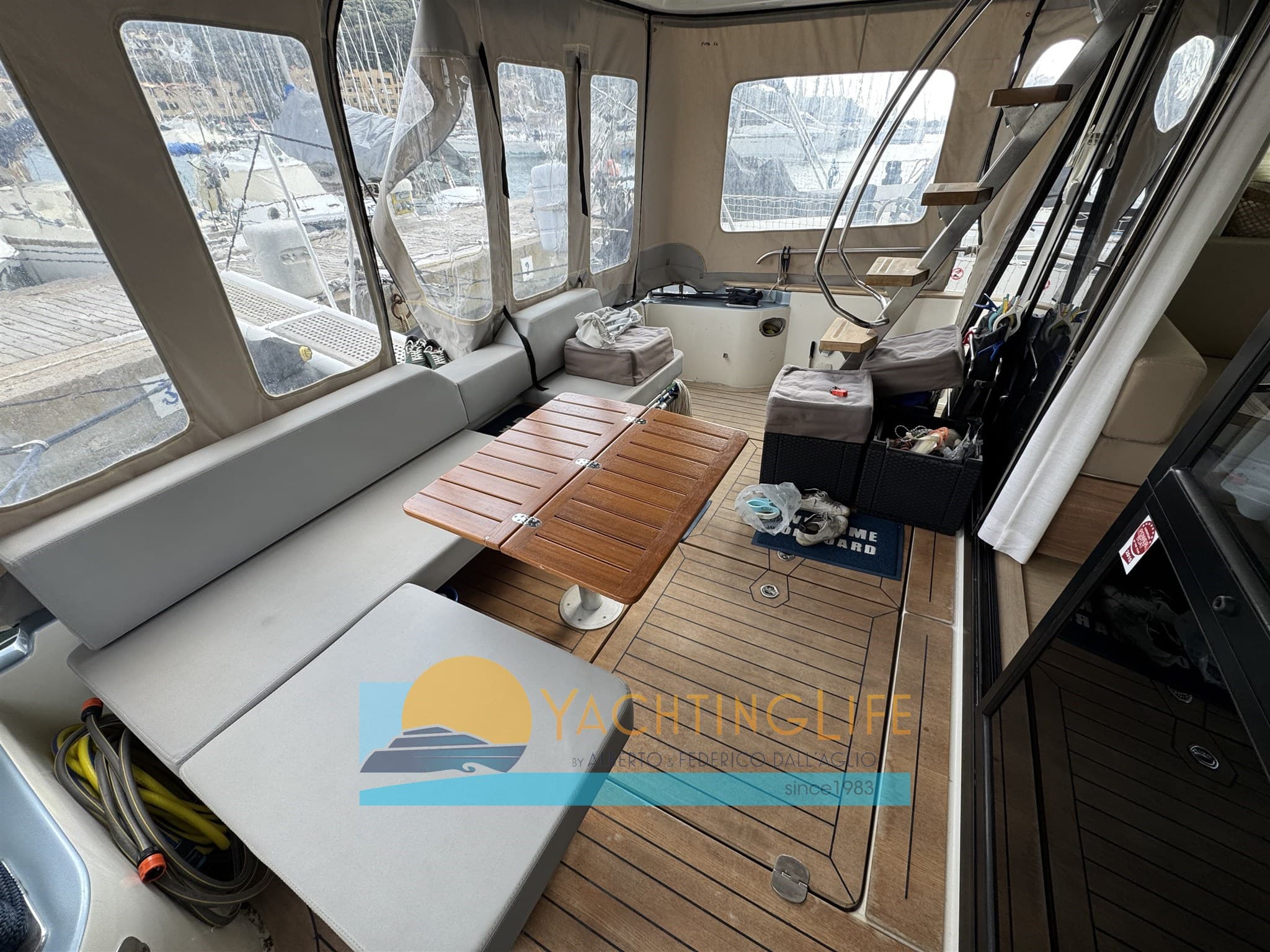 Cranchi Eco Trawler 43 - Detail View 1 Cranchi Eco Trawler 43 - Detail View 1