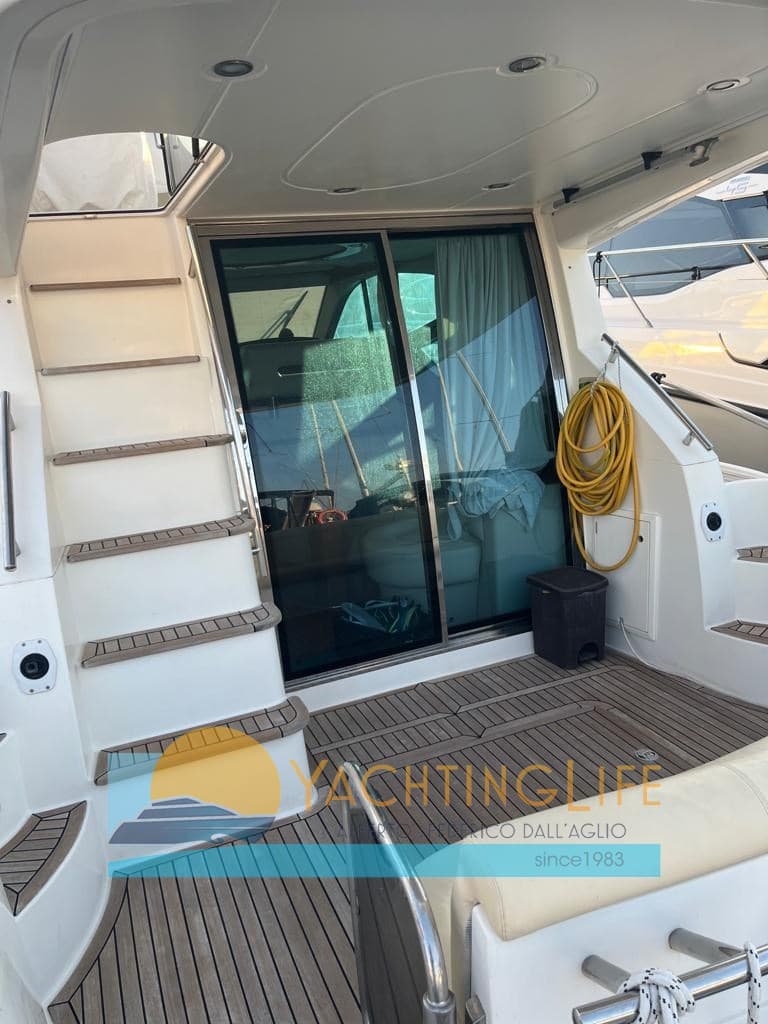 Galeon 390 Flying Bridge - Deck View Galeon 390 Flying Bridge - Deck View