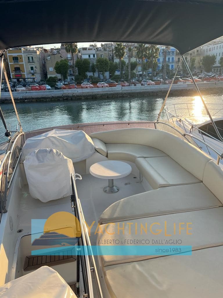 Galeon 390 Flying Bridge - Interior View Galeon 390 Flying Bridge - Interior View