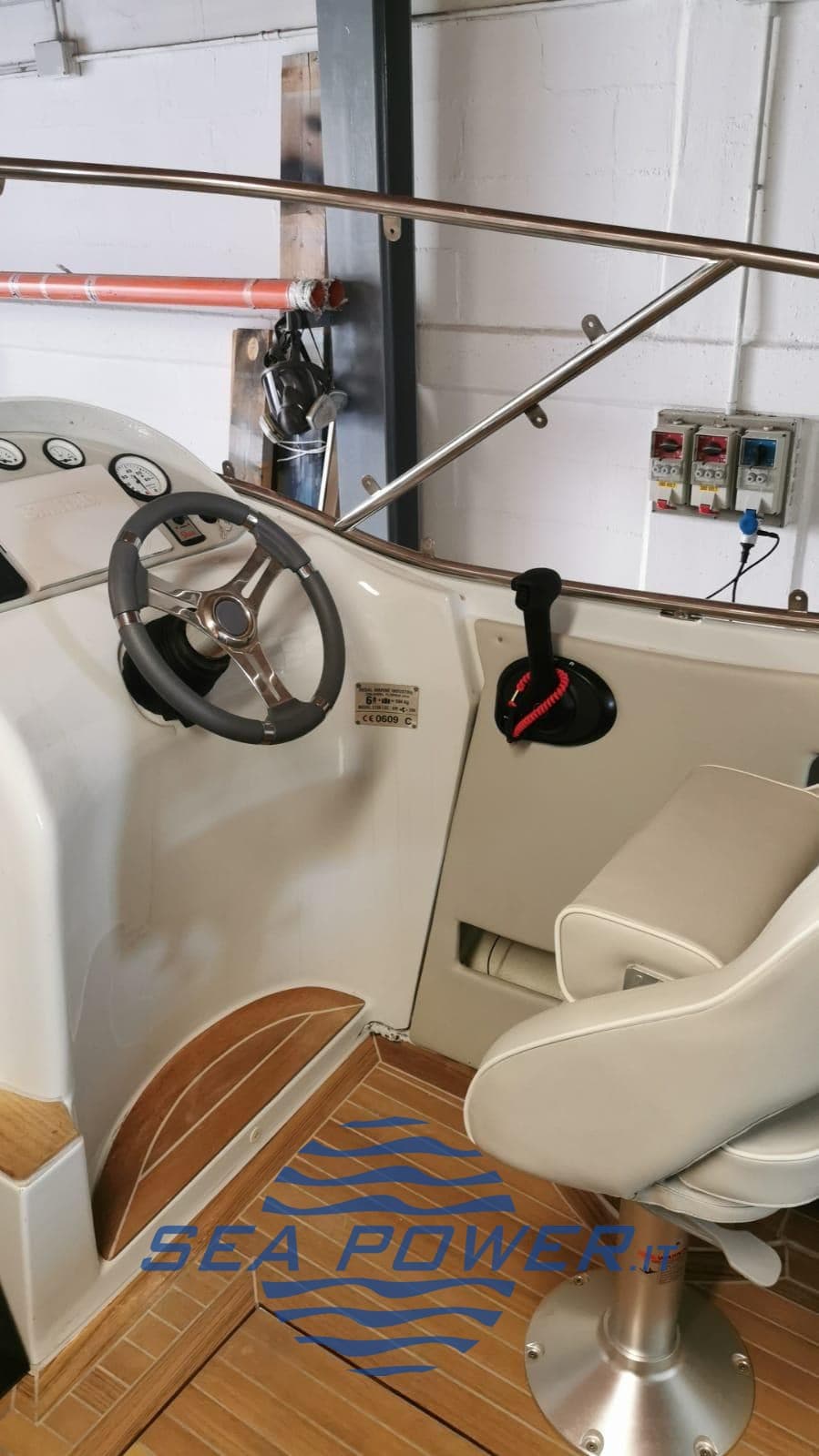 Regal Marine 2119 - Deck View Regal Marine 2119 - Deck View