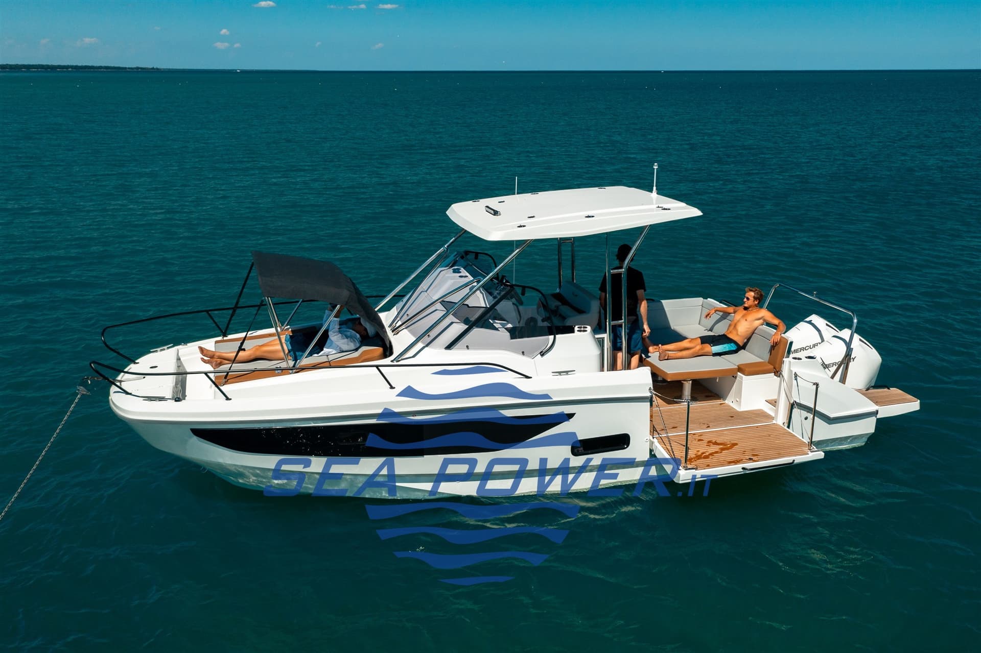 Beneteau Flyer 9 Sundeck Ob - Detail View 1 Beneteau Flyer 9 Sundeck Ob - Detail View 1