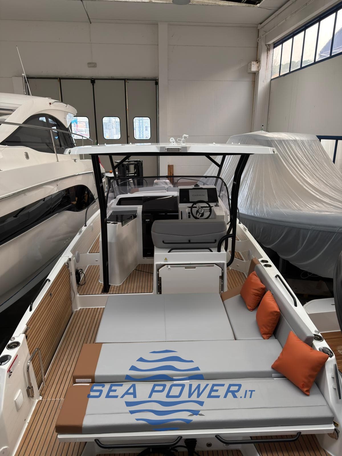 Beneteau Flyer 9 Sundeck Ob - Deck View Beneteau Flyer 9 Sundeck Ob - Deck View