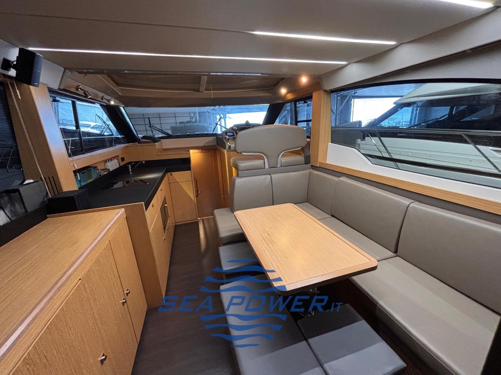 Bavaria Virtess 420 Coupé - Deck View Bavaria Virtess 420 Coupé - Deck View