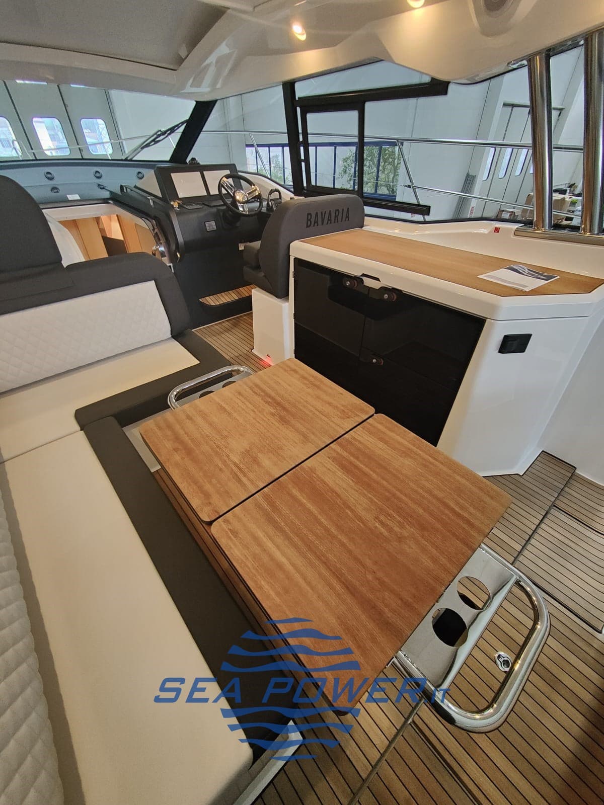 Bavaria Sr 36 Hard Top Charter - Interior View Bavaria Sr 36 Hard Top Charter - Interior View