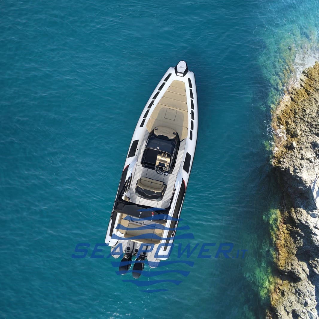 Ranieri International Cayman 35.0 Executive Charter - Interior View Ranieri International Cayman 35.0 Executive Charter - Interior View