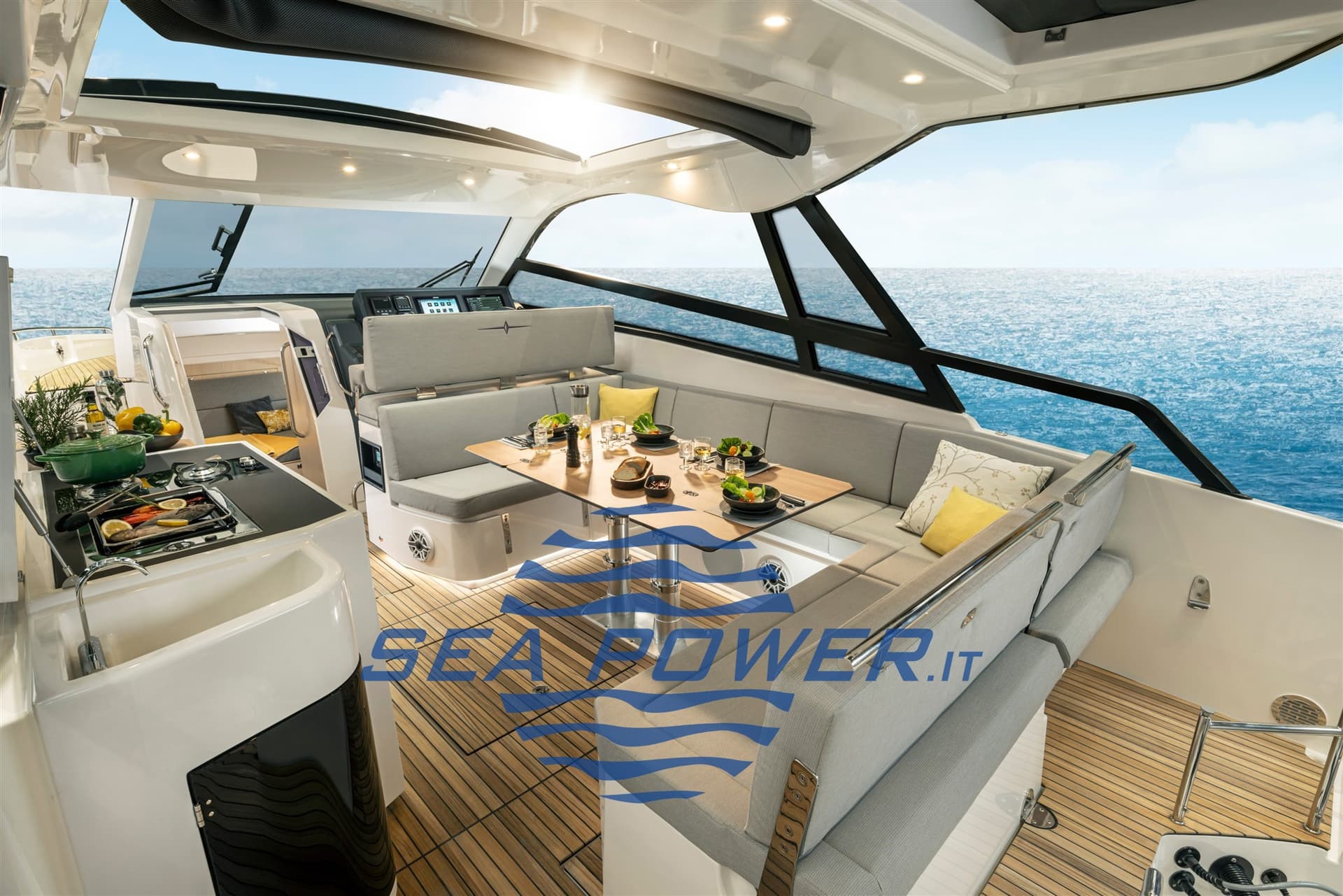 Bavaria Vida 33 Hard Top - Interior View Bavaria Vida 33 Hard Top - Interior View