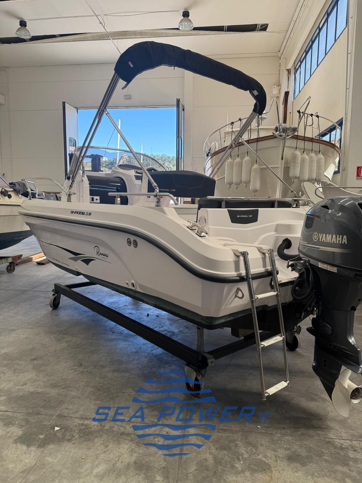 Ranieri Cantiere Shadow 19 - Deck View Ranieri Cantiere Shadow 19 - Deck View