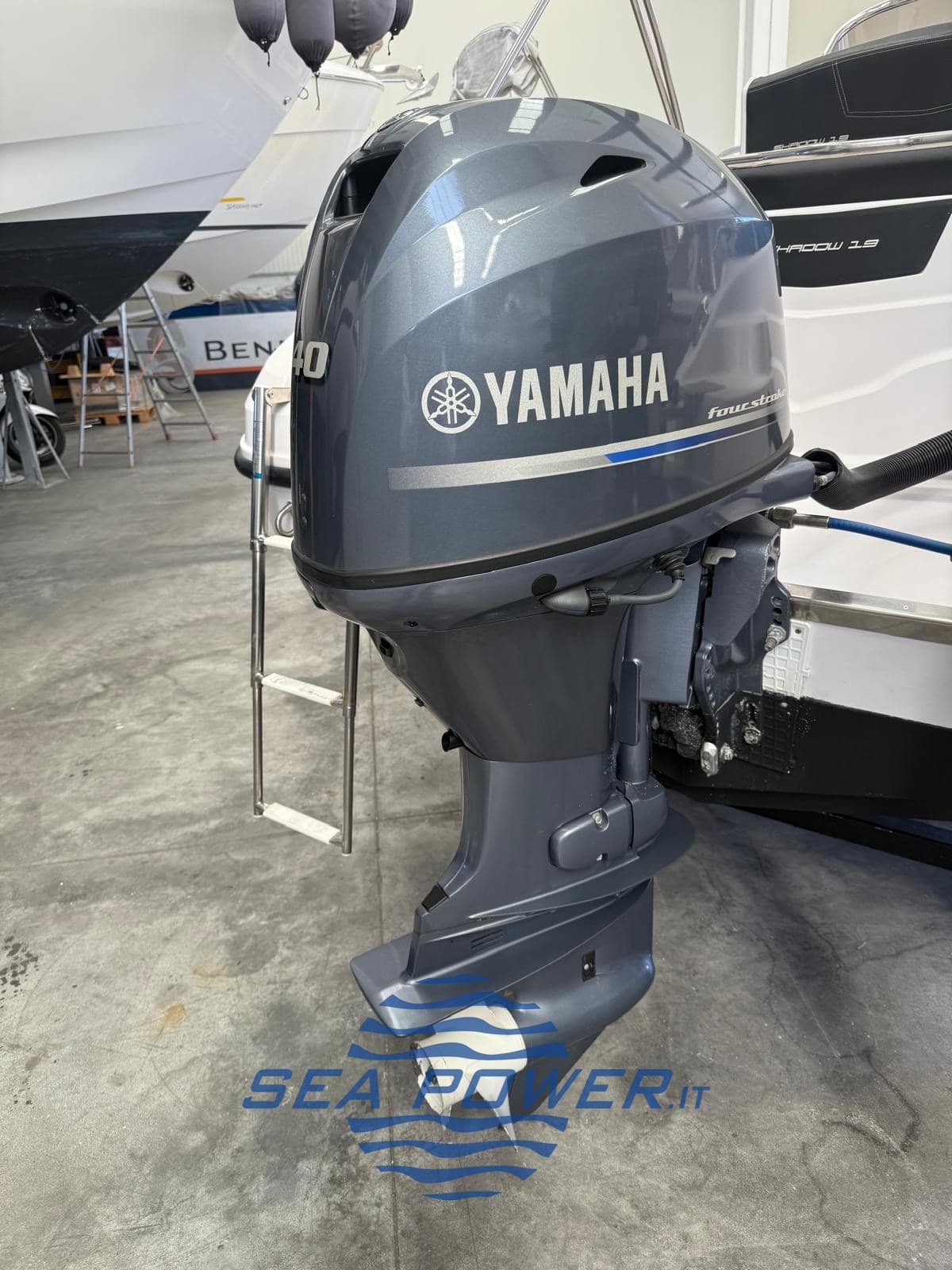 Ranieri Cantiere Shadow 19 - Interior View Ranieri Cantiere Shadow 19 - Interior View