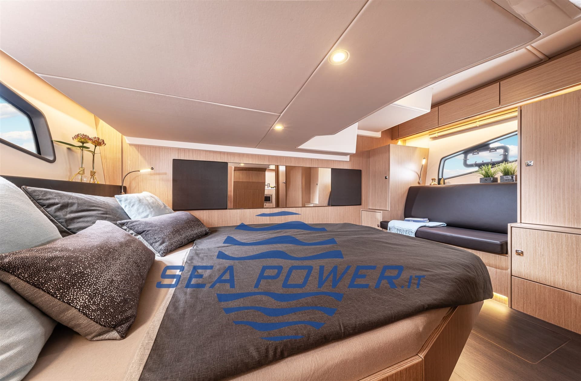 Bavaria Sr 41 Hard Top - Interior View Bavaria Sr 41 Hard Top - Interior View