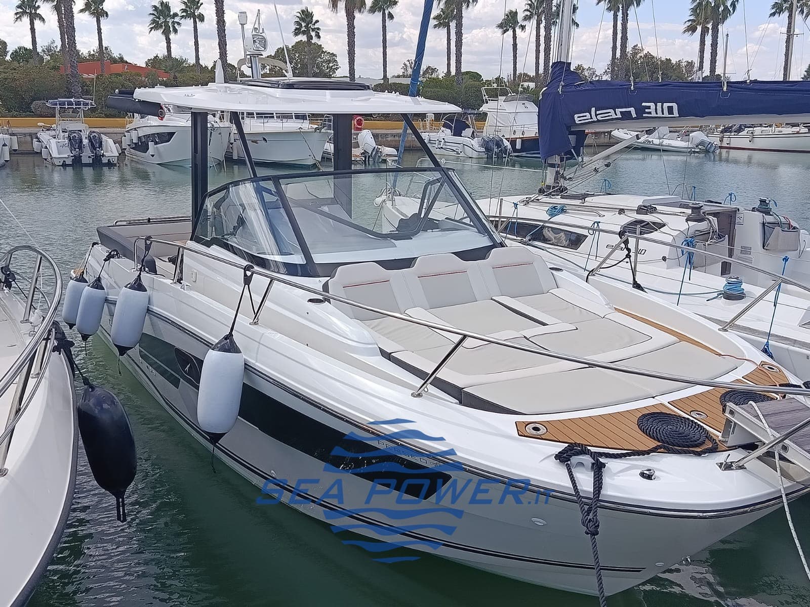 Jeanneau Cap Camarat 9.0 Versione 2 - Main View Jeanneau Cap Camarat 9.0 Versione 2 - Main View