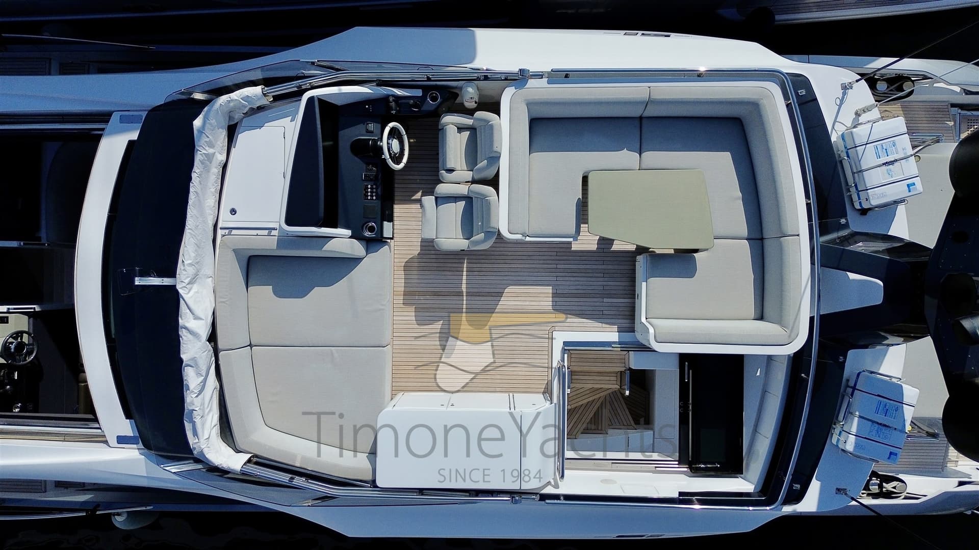 Azimut S8 - Detail View 1 Azimut S8 - Detail View 1