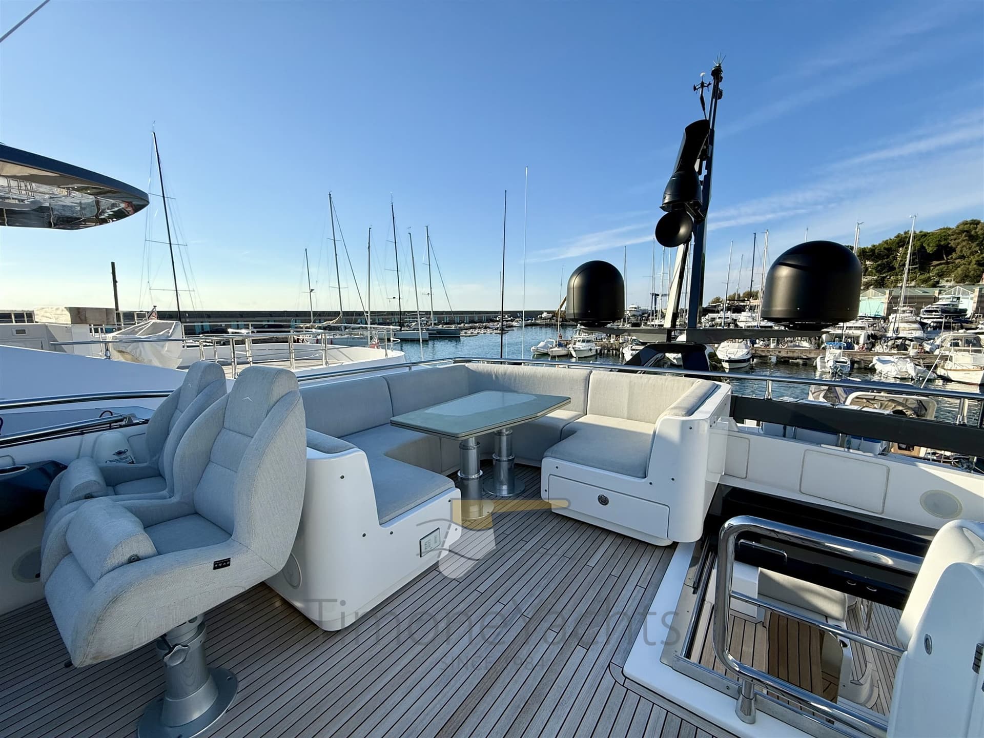 Azimut S8 - Interior View Azimut S8 - Interior View