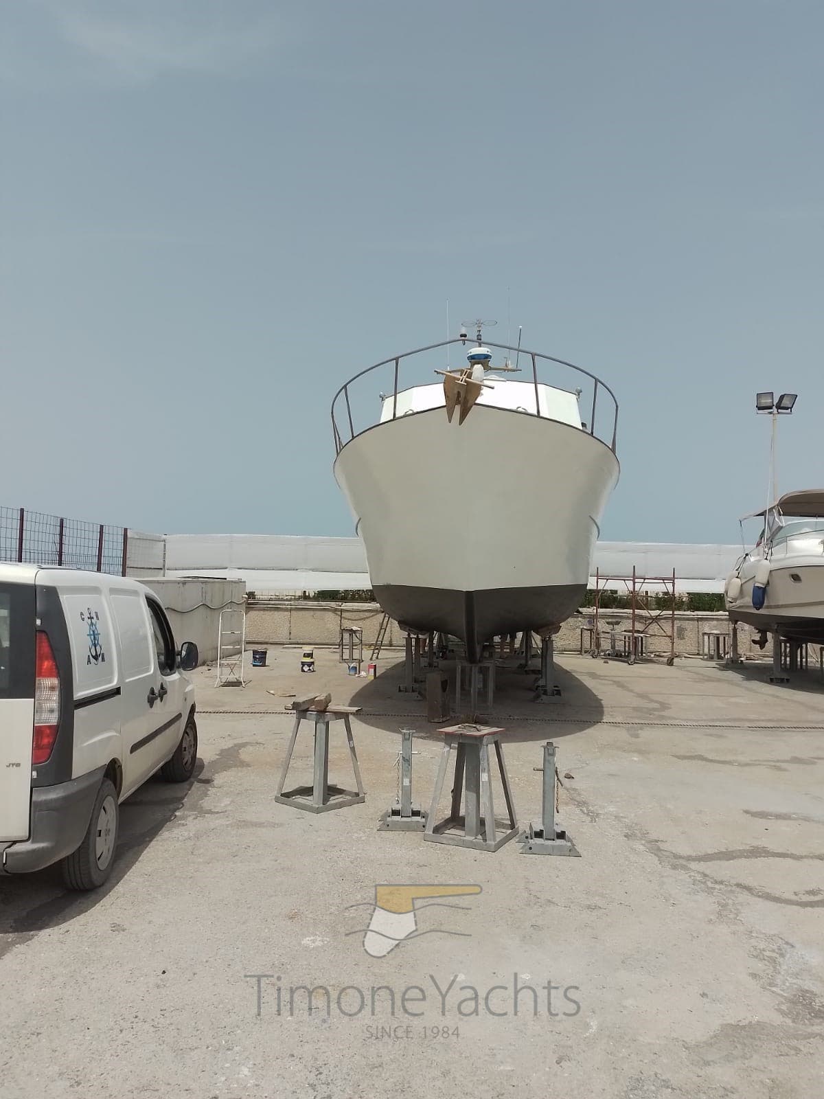 Azzurro Azzurro 44 - Deck View Azzurro Azzurro 44 - Deck View