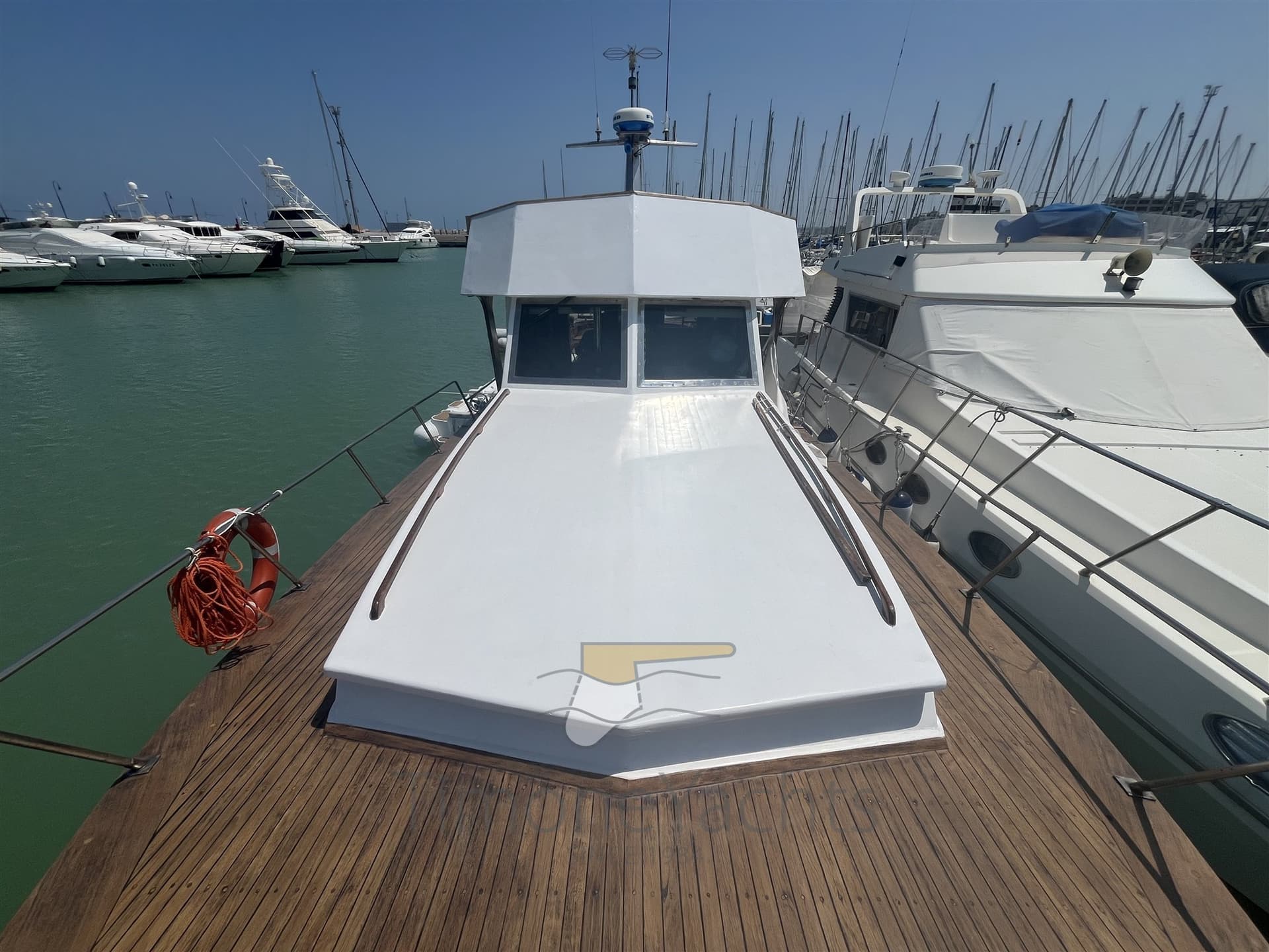 Azzurro Azzurro 44 - Detail View 1 Azzurro Azzurro 44 - Detail View 1