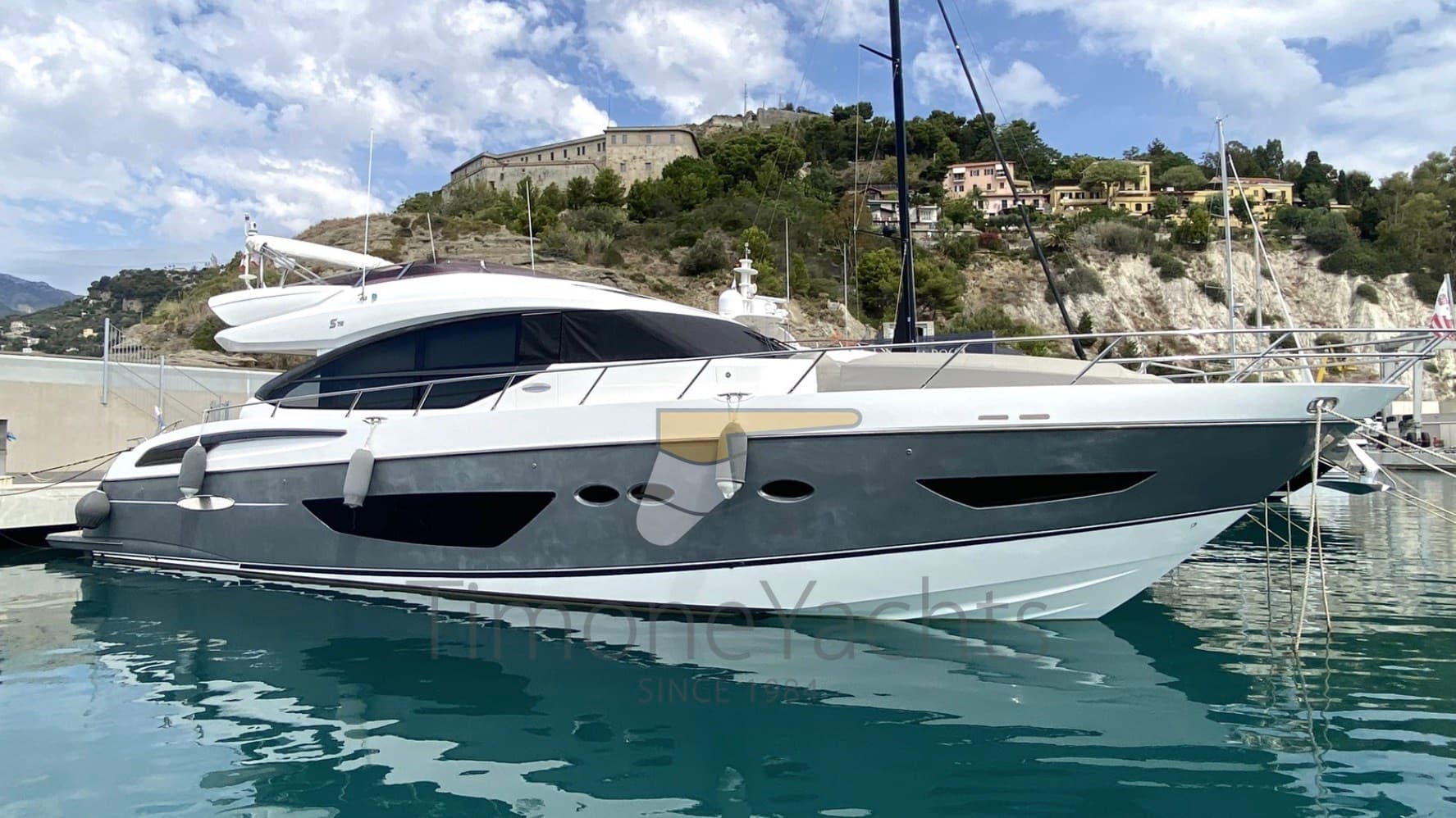 Princess Yachts S72 usato - vista principale
