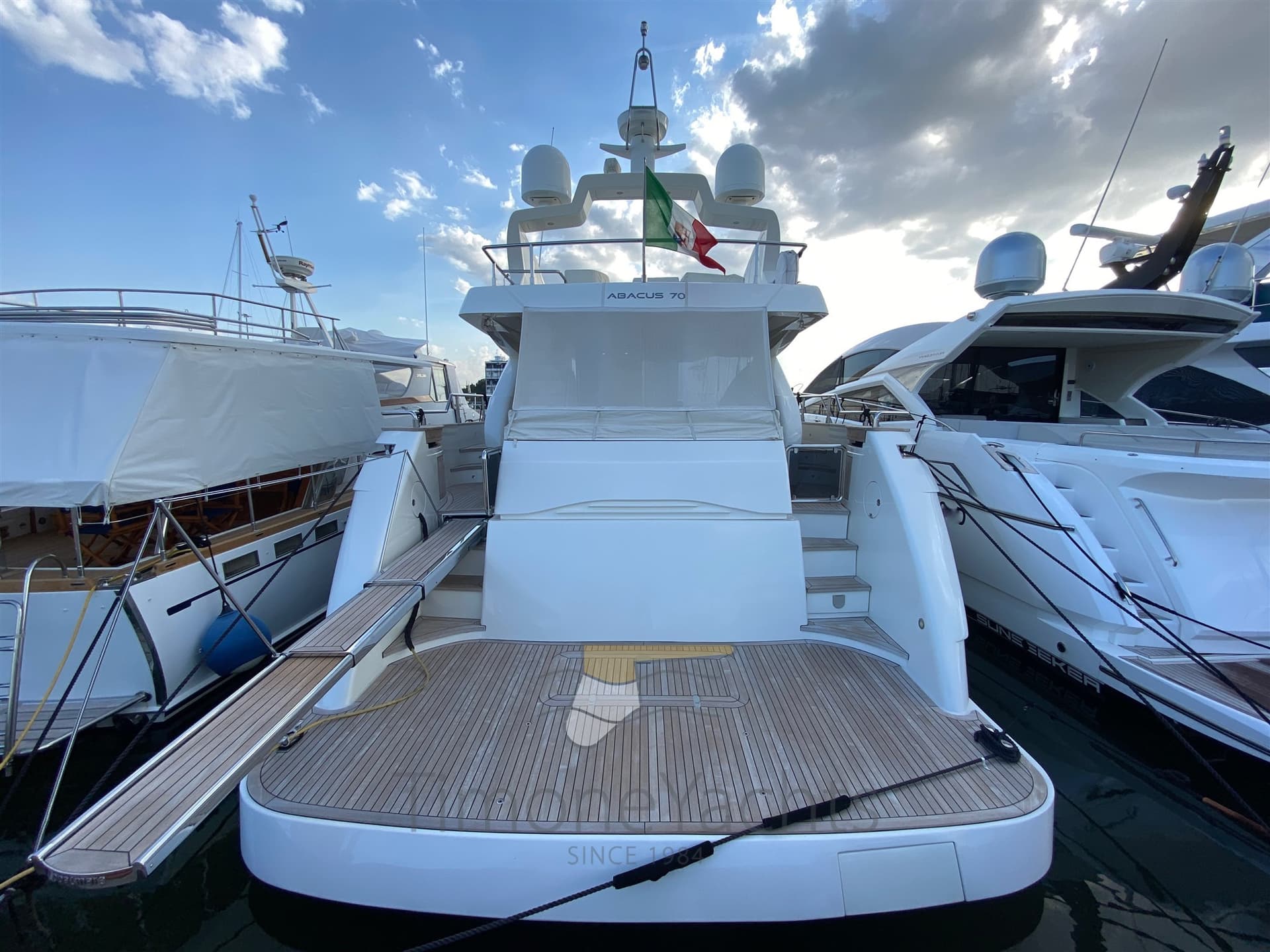 Abacus Marine Abacus 70 - Deck View Abacus Marine Abacus 70 - Deck View