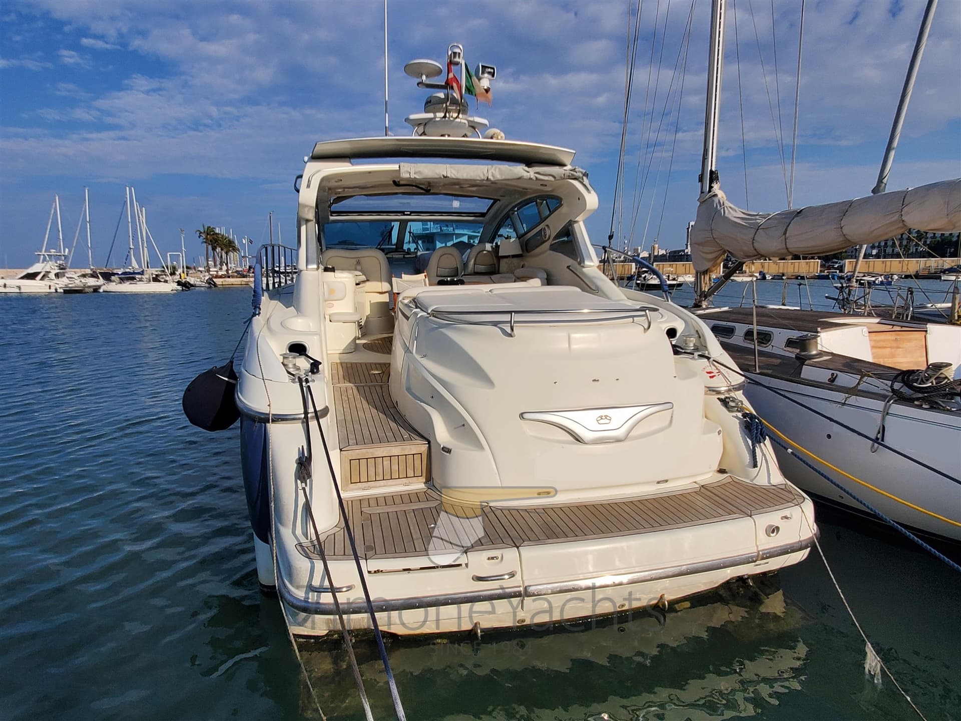 Cranchi Mediterrane 50 Ht - Deck View Cranchi Mediterrane 50 Ht - Deck View