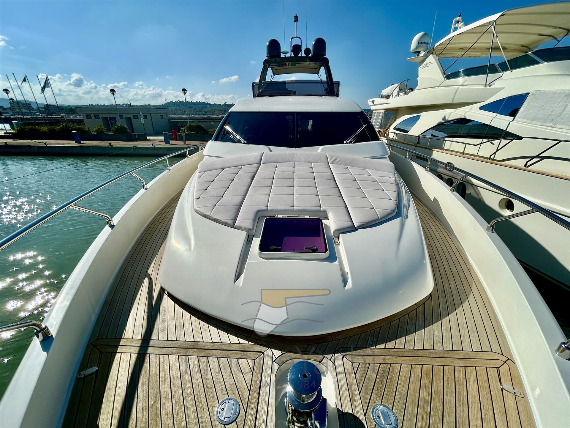Ferretti Yachts 700 - Deck View Ferretti Yachts 700 - Deck View