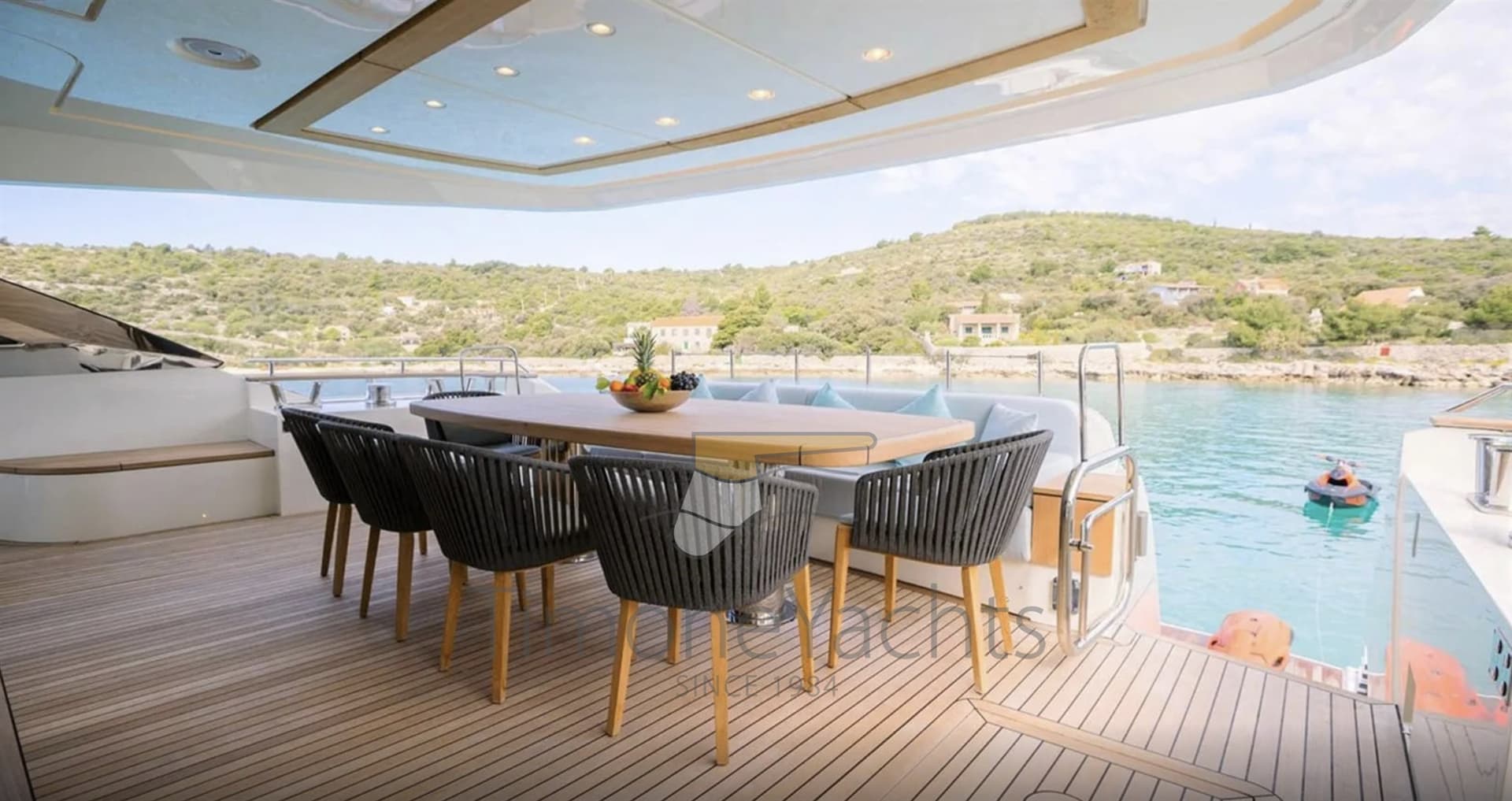 Monte Carlo Yachts Mcy 96 Fly - Detail View 1 Monte Carlo Yachts Mcy 96 Fly - Detail View 1