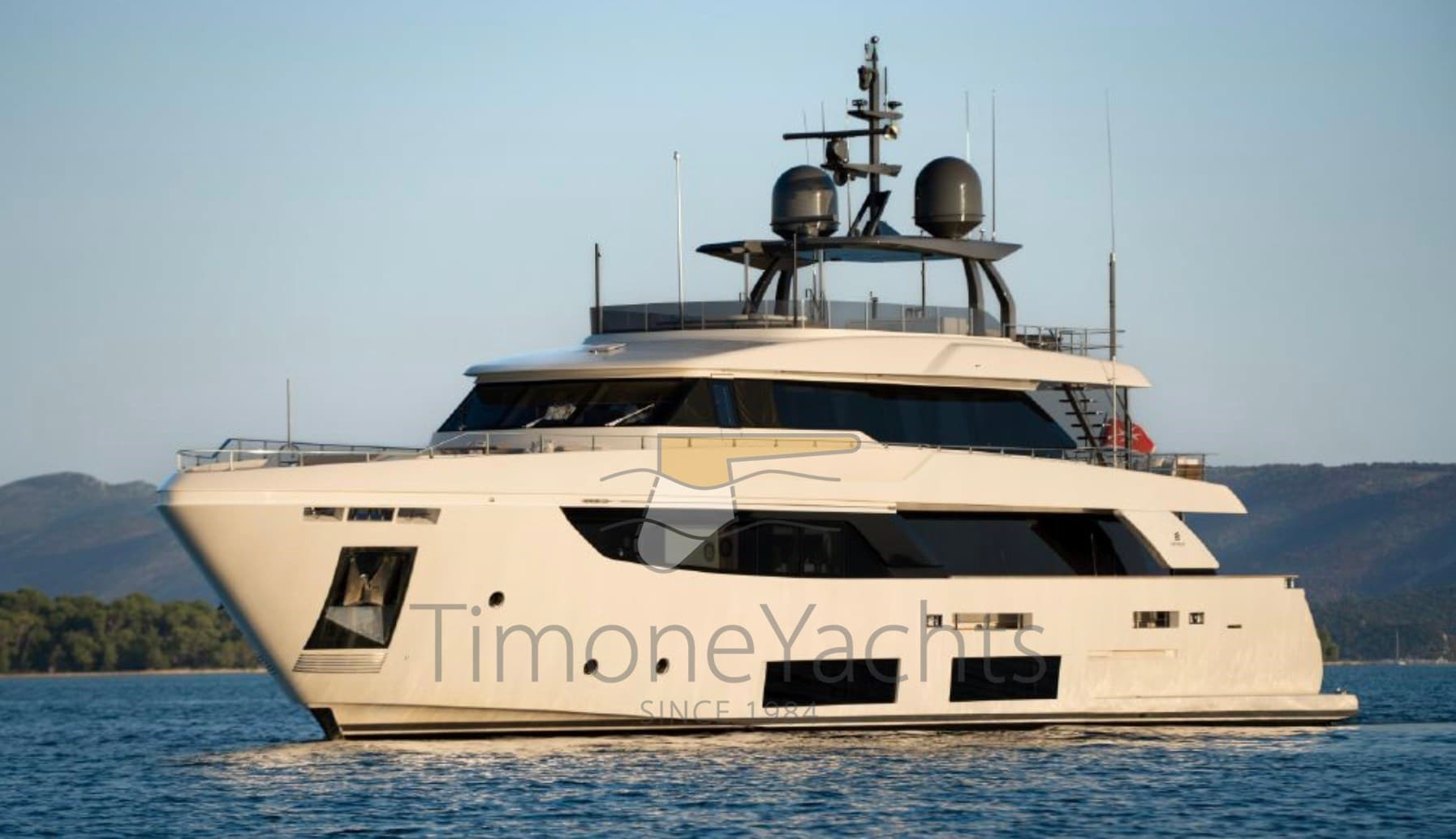 Custom Line Navetta 33 - Main View Custom Line Navetta 33 - Main View