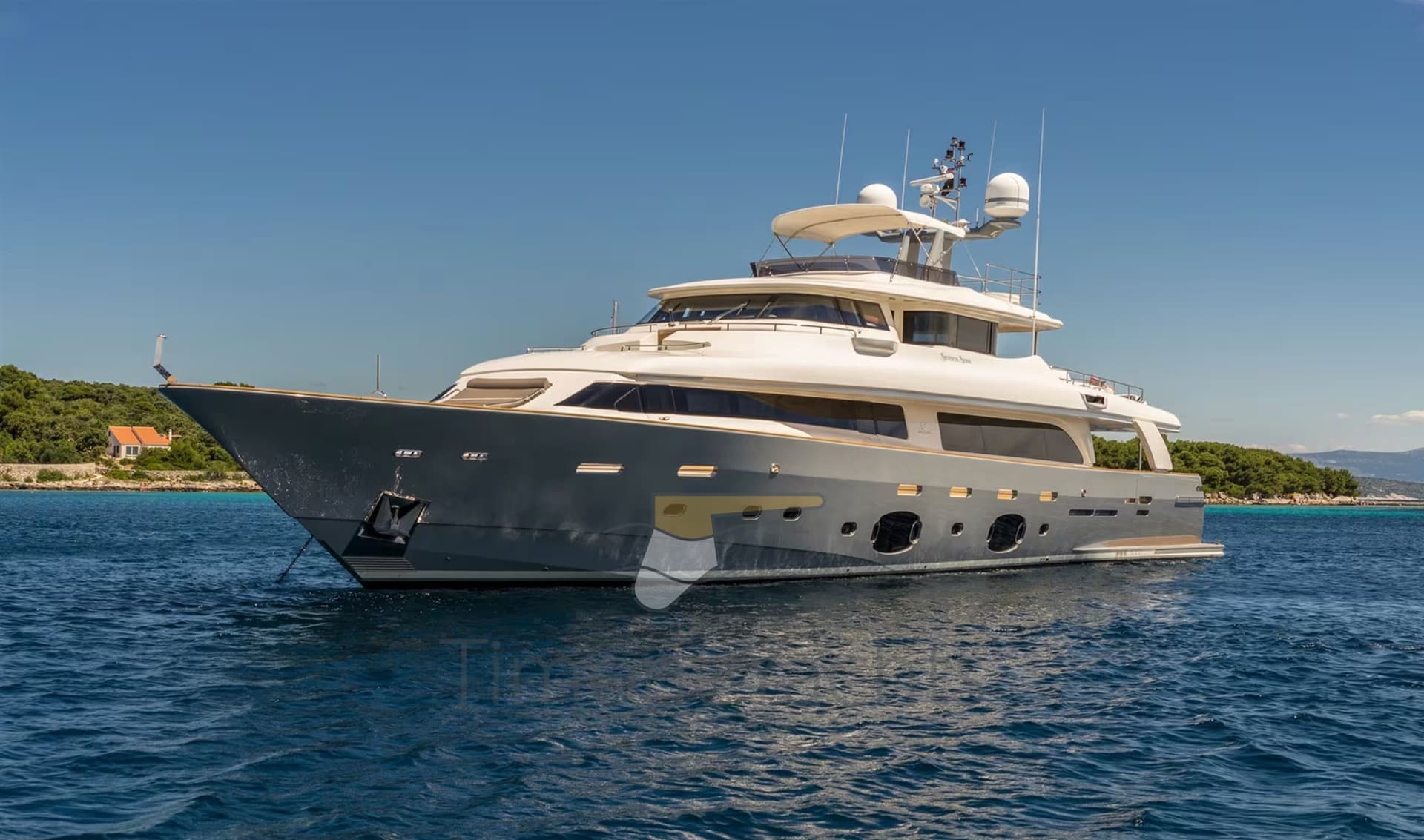 Custom Line Navetta 33 - Main View Custom Line Navetta 33 - Main View