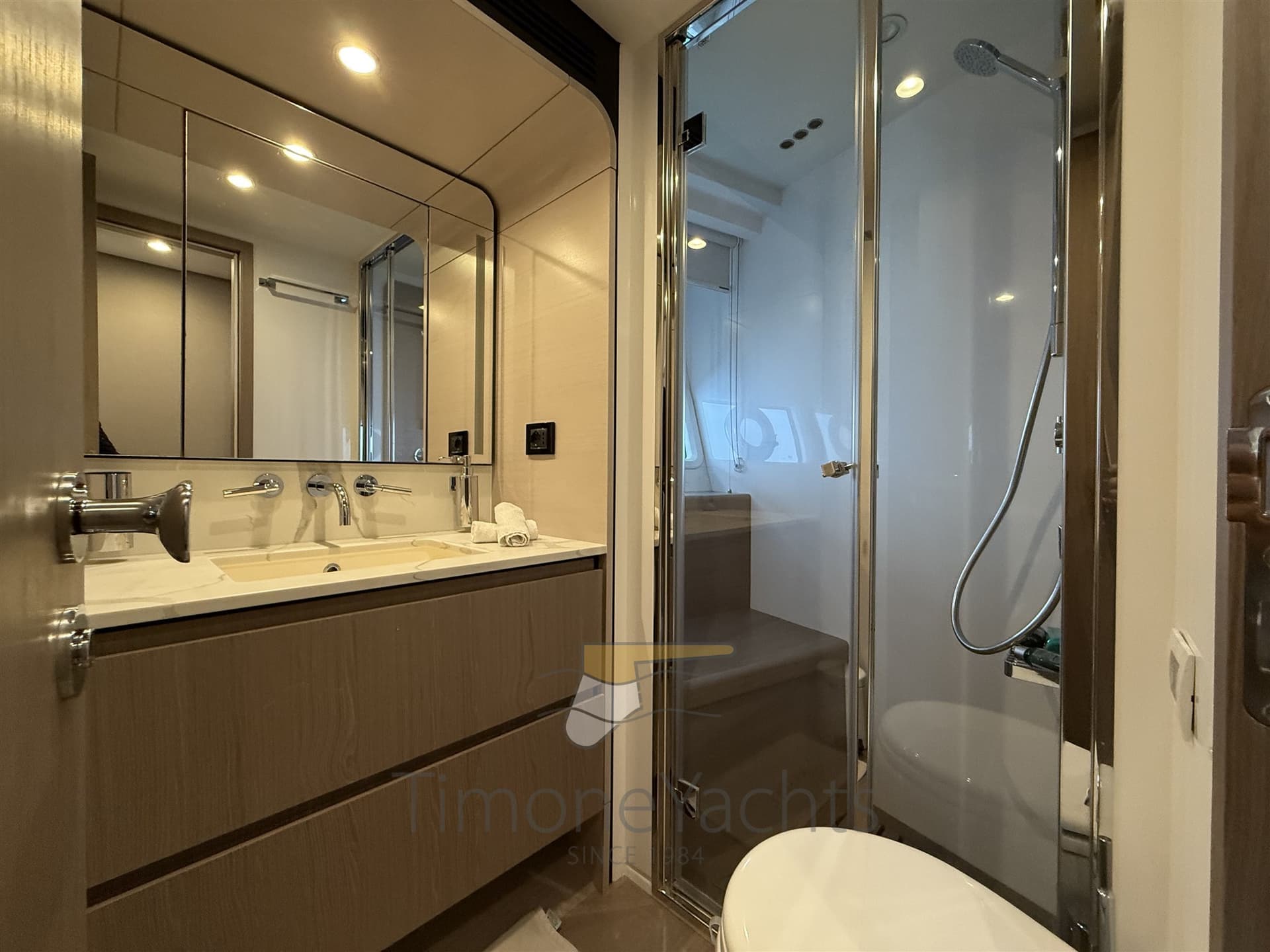 Azimut 72 Flybridge used - hero image 11