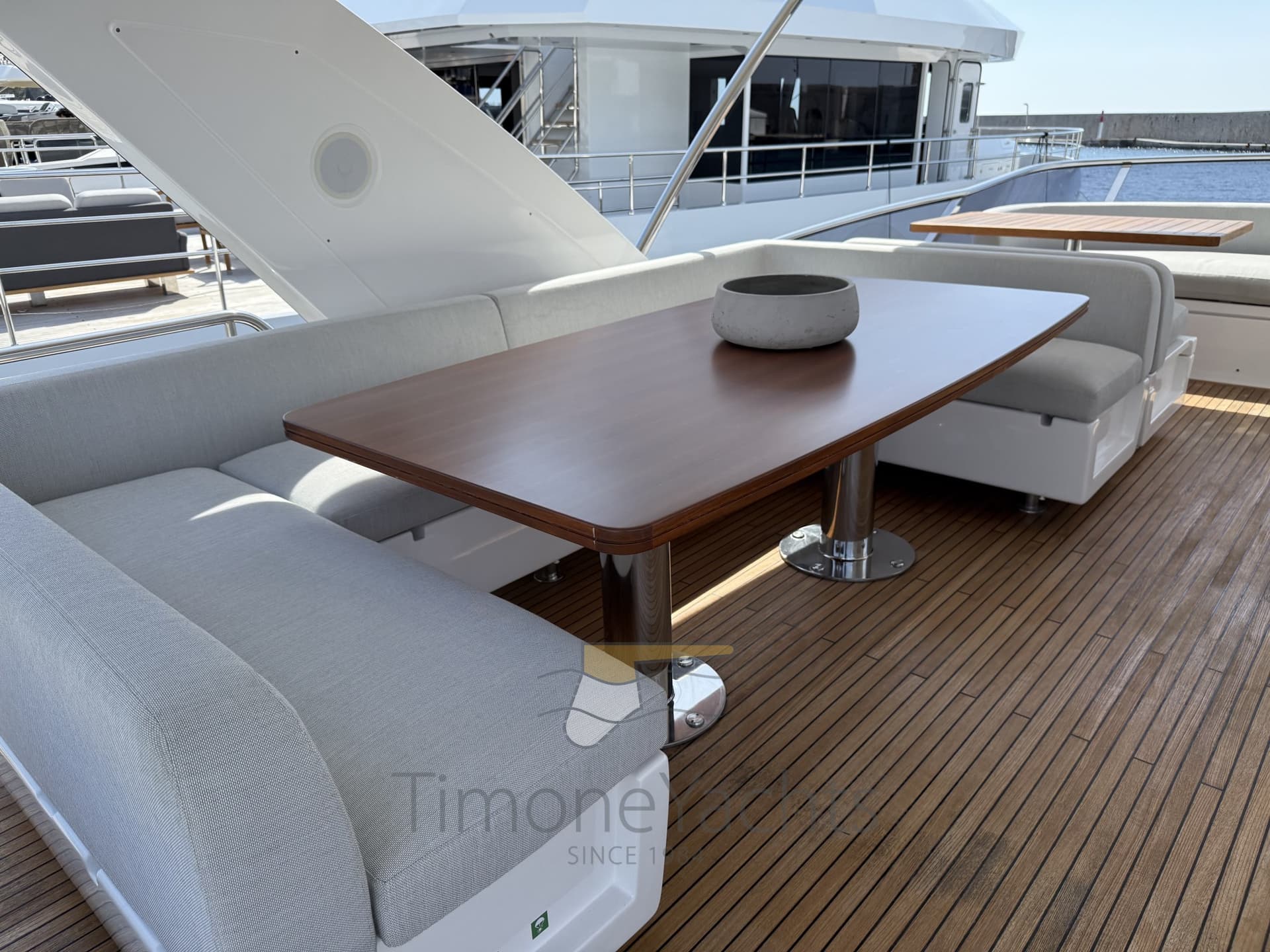 Azimut 72 Flybridge usato - foto hero 19