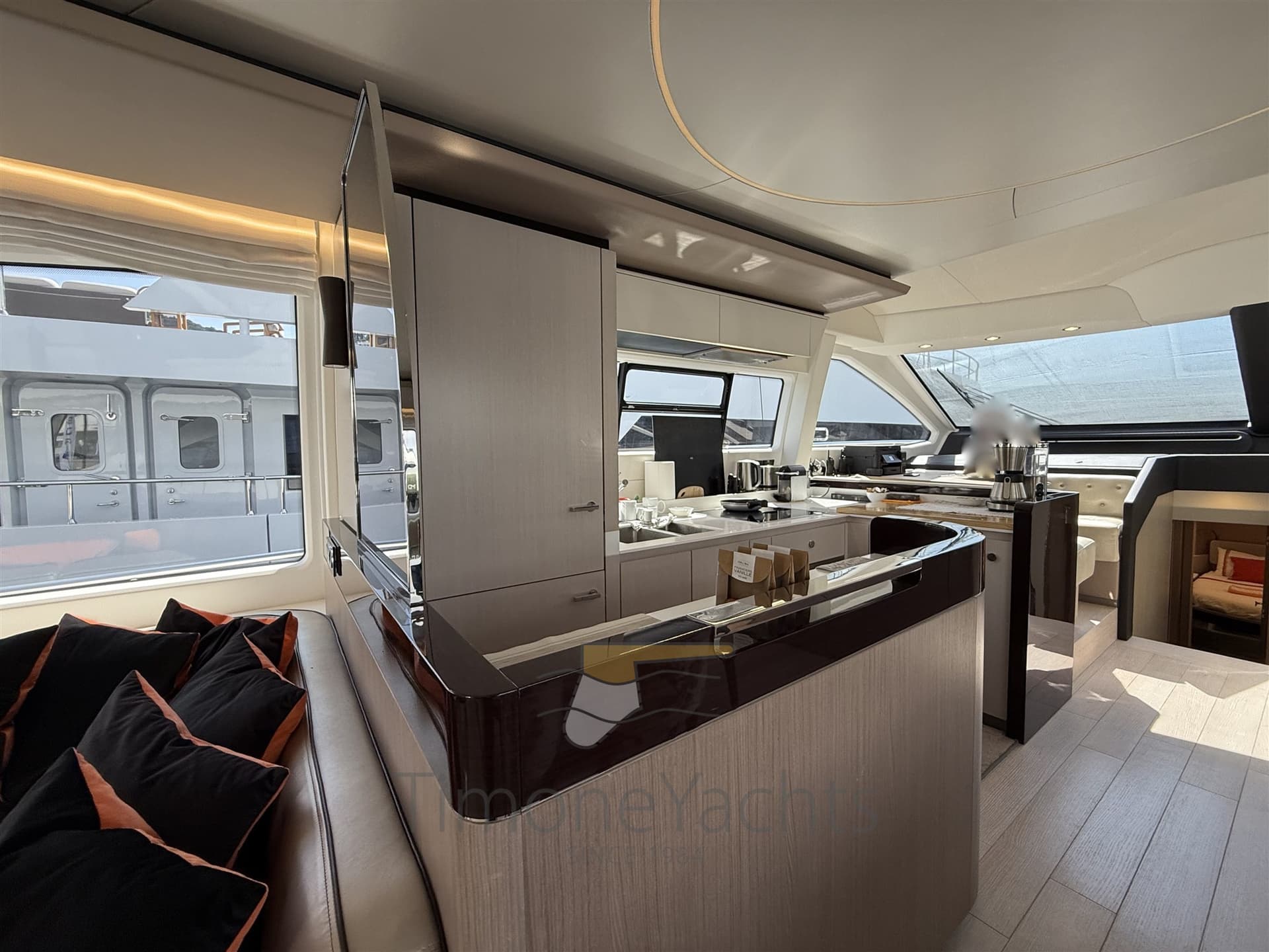 Azimut 72 Flybridge usato - foto hero 6
