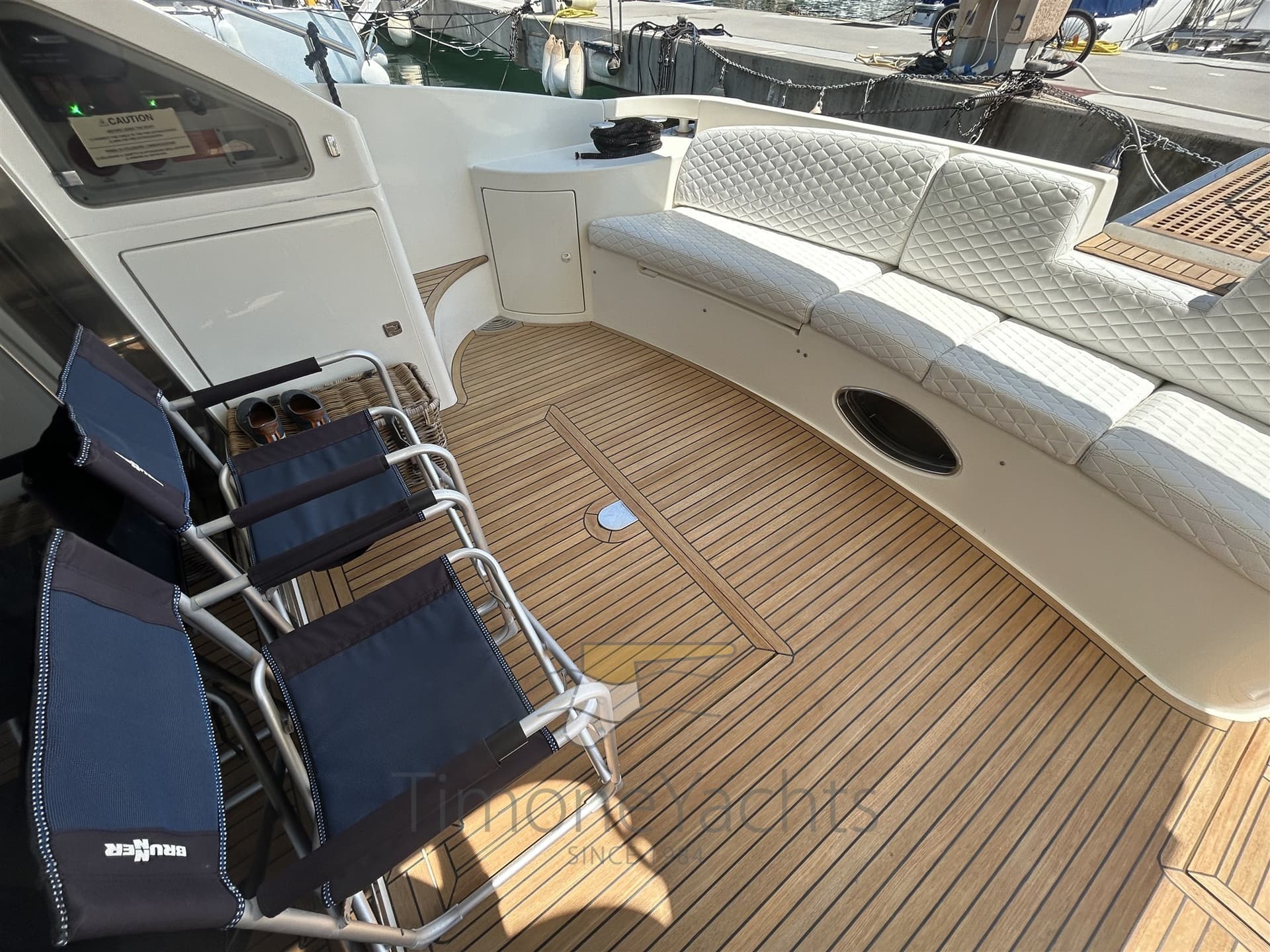 Azimut 50 (2 Cabins Vers) - Deck View Azimut 50 (2 Cabins Vers) - Deck View