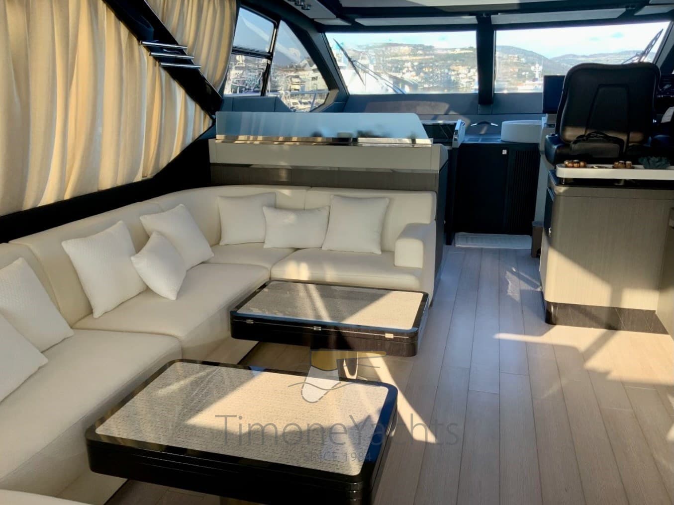 Azimut S7 - Deck View Azimut S7 - Deck View