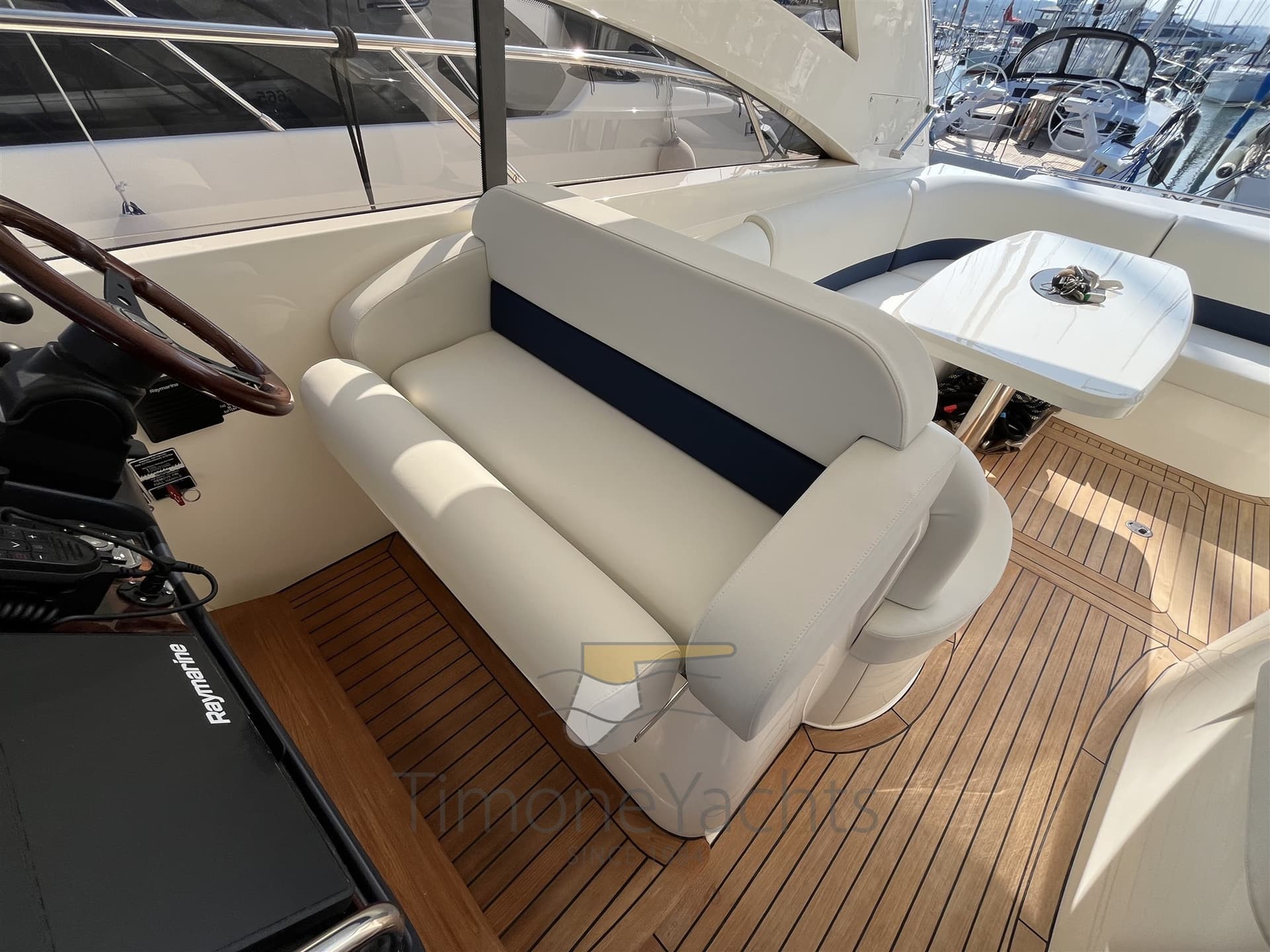 Princess Yachts V 48 gebraucht - Detail 4