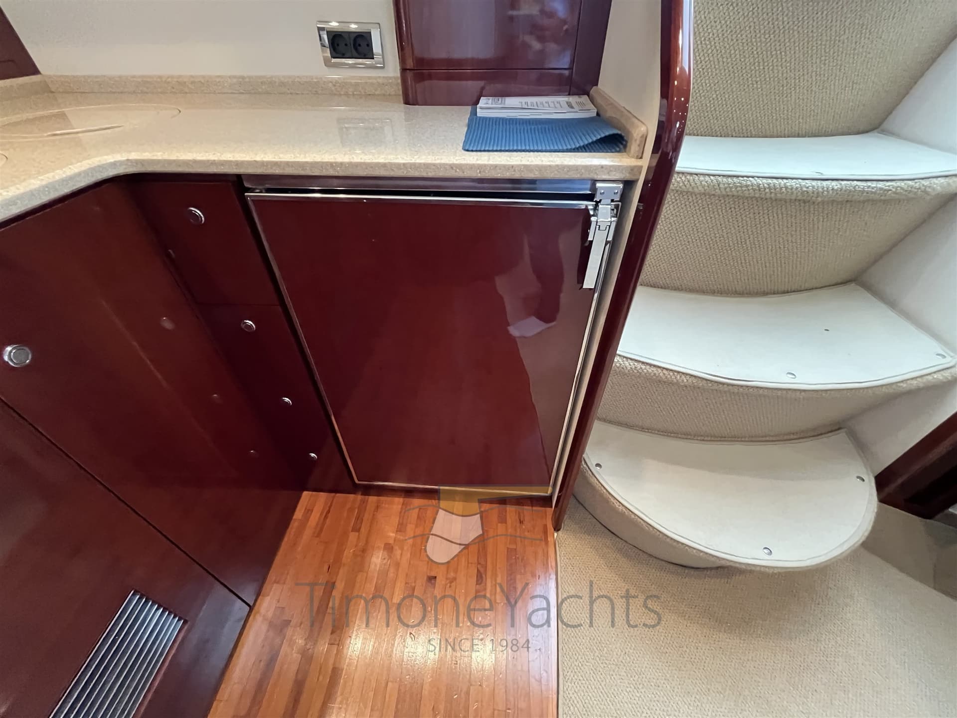 Princess Yachts V 48 usato - foto hero 12