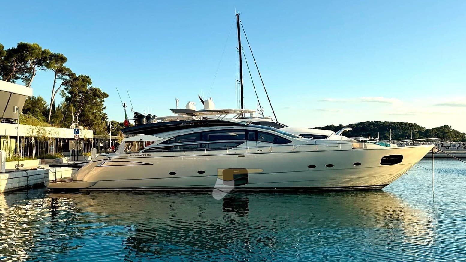 Pershing Pershing 82 used - main view