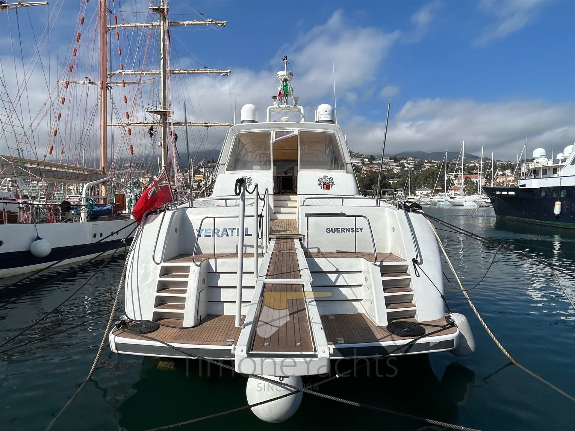 Overmarine Mangusta 92 Sport - Detail View 1 Overmarine Mangusta 92 Sport - Detail View 1