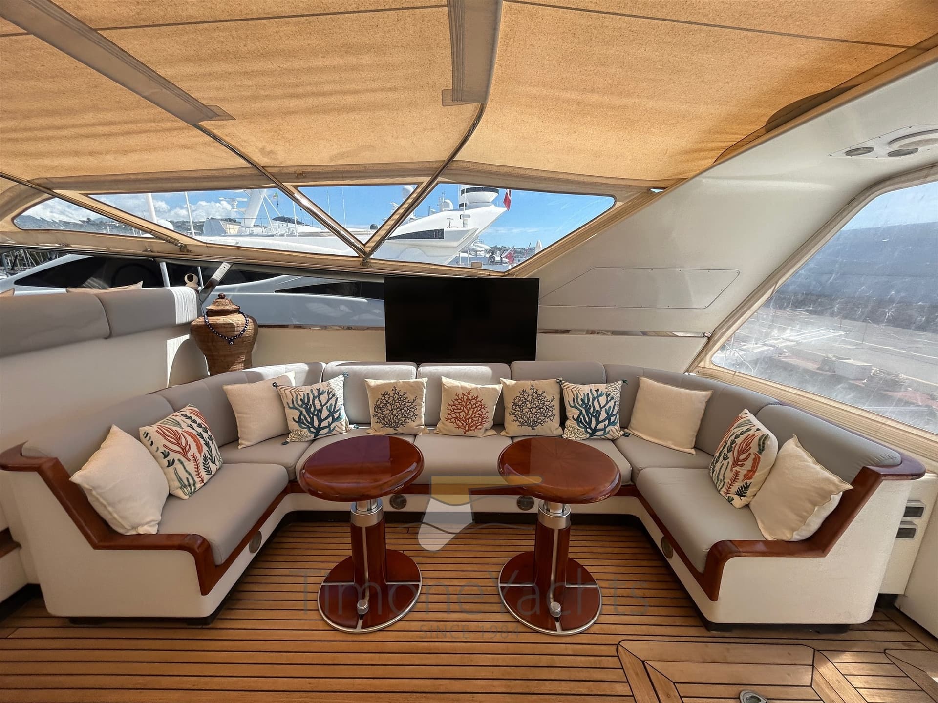 Overmarine Mangusta 92 Sport - Interior View Overmarine Mangusta 92 Sport - Interior View