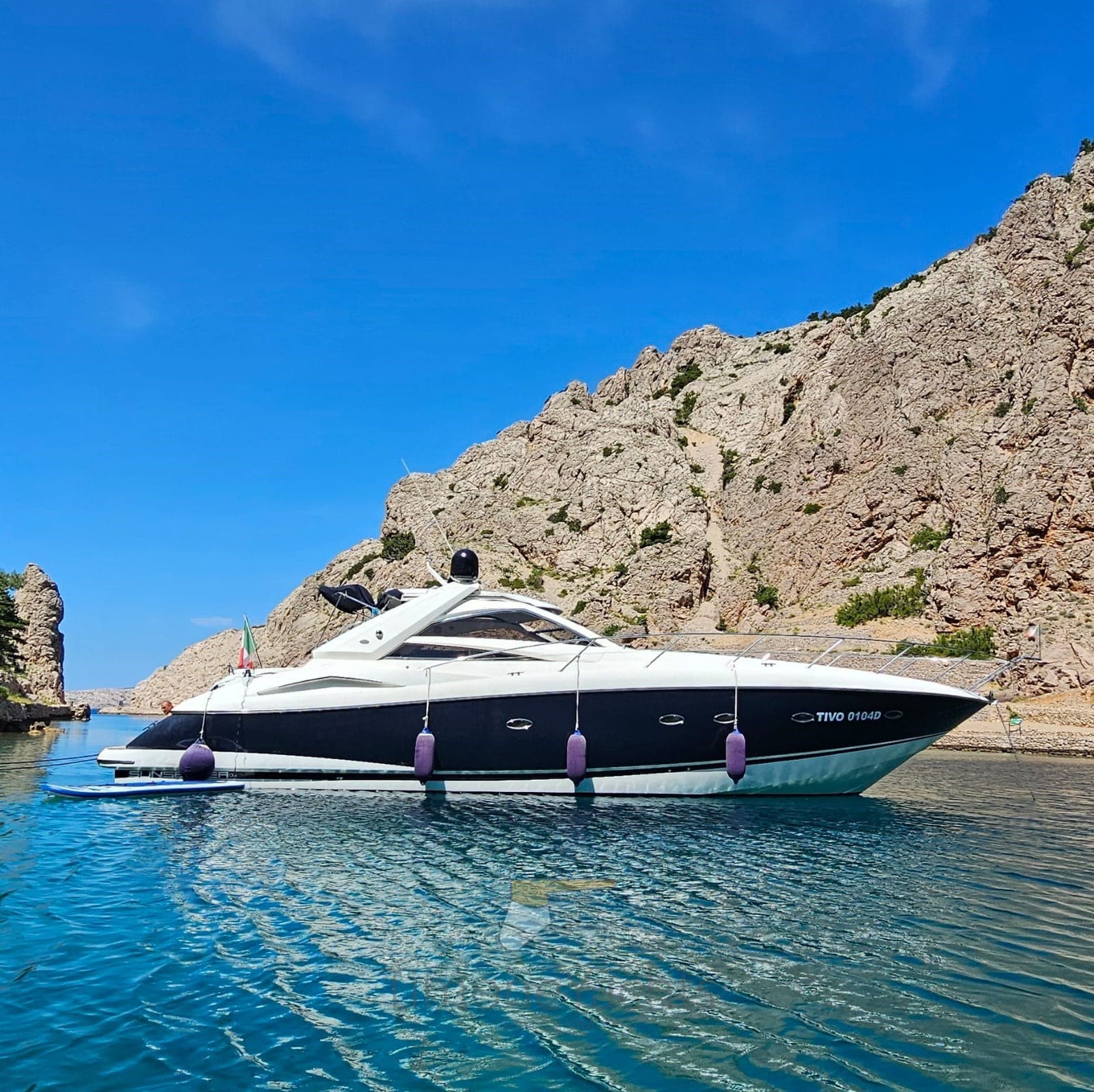 Sunseeker Portofino 53 Mk1 - Detail View 1 Sunseeker Portofino 53 Mk1 - Detail View 1