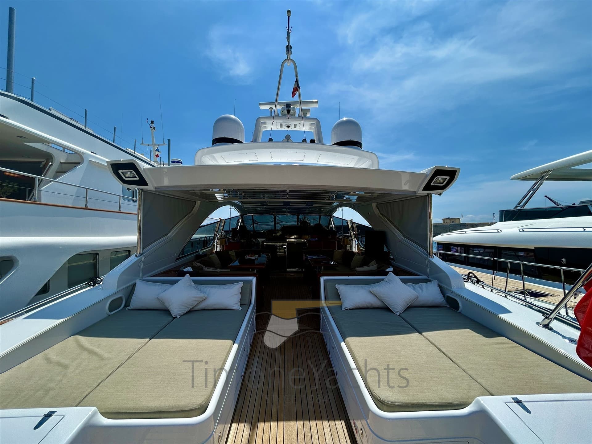 Overmarine Mangusta 80 - Deck View Overmarine Mangusta 80 - Deck View