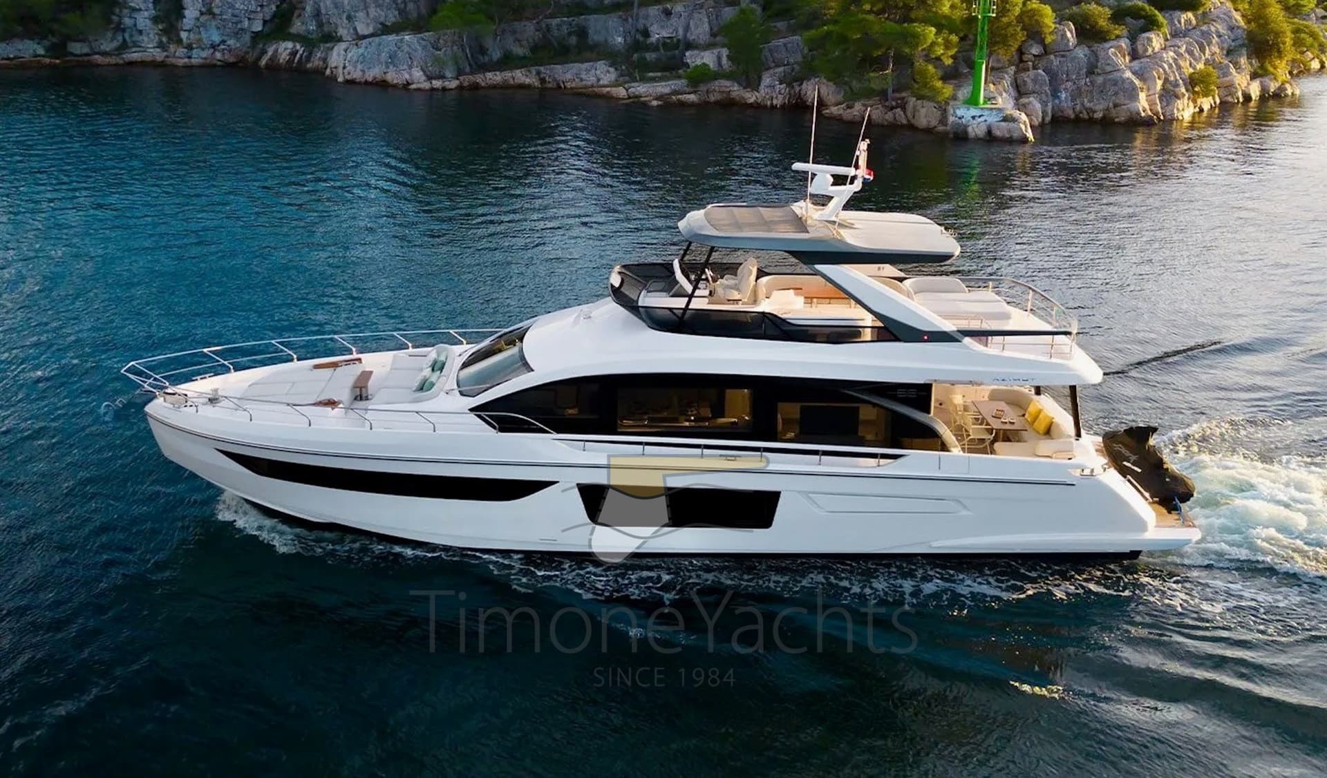 Azimut 68 Flybridge - Main View Azimut 68 Flybridge - Main View