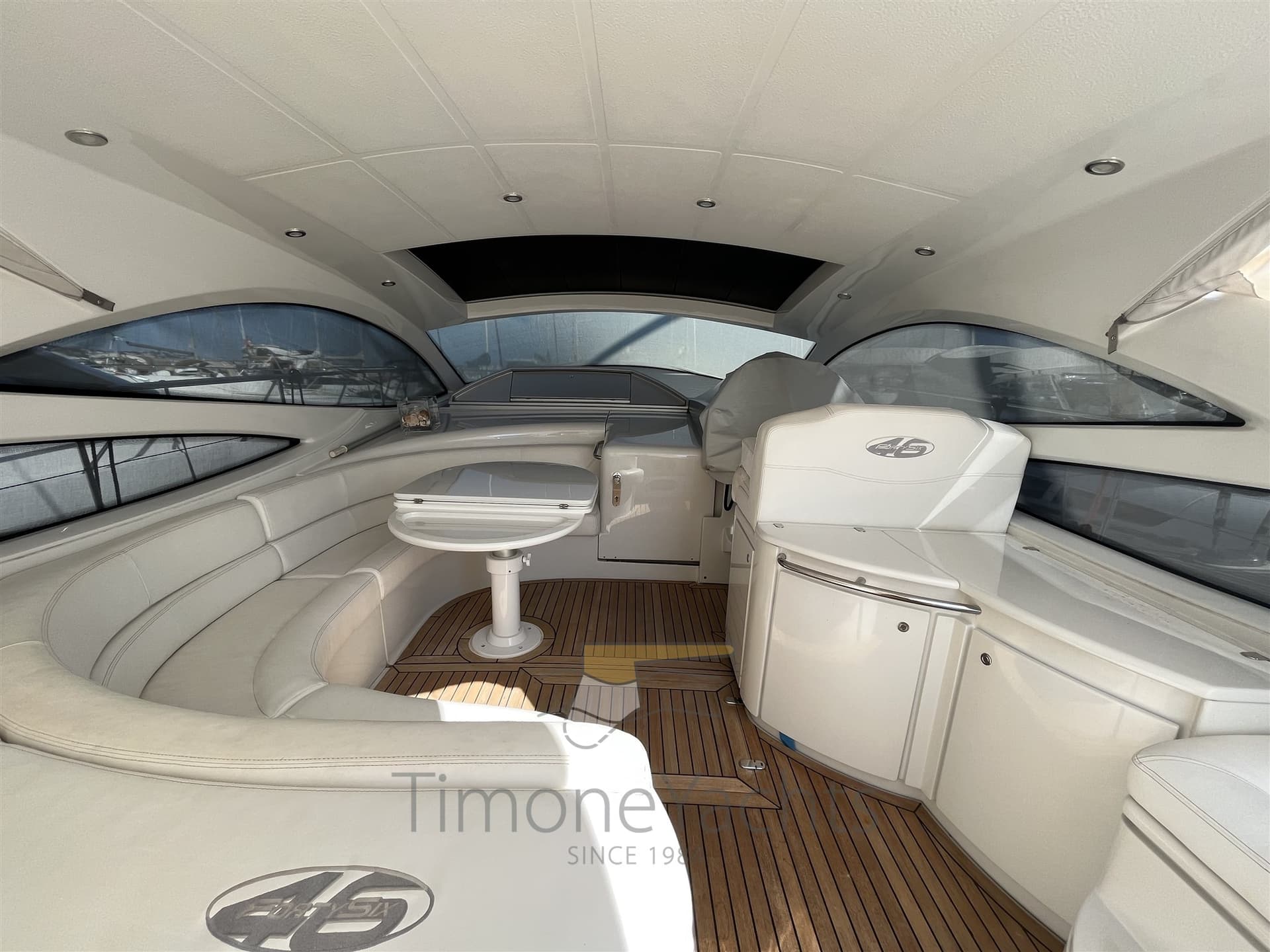 Pershing Pershing 46' - Deck View Pershing Pershing 46' - Deck View