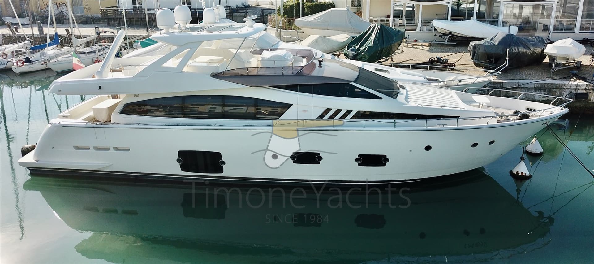 Ferretti Yachts 800 - Main View Ferretti Yachts 800 - Main View