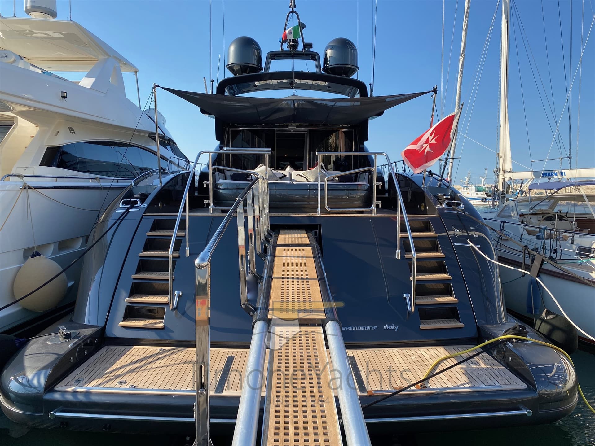 Overmarine Mangusta 92 - Detail View 1 Overmarine Mangusta 92 - Detail View 1