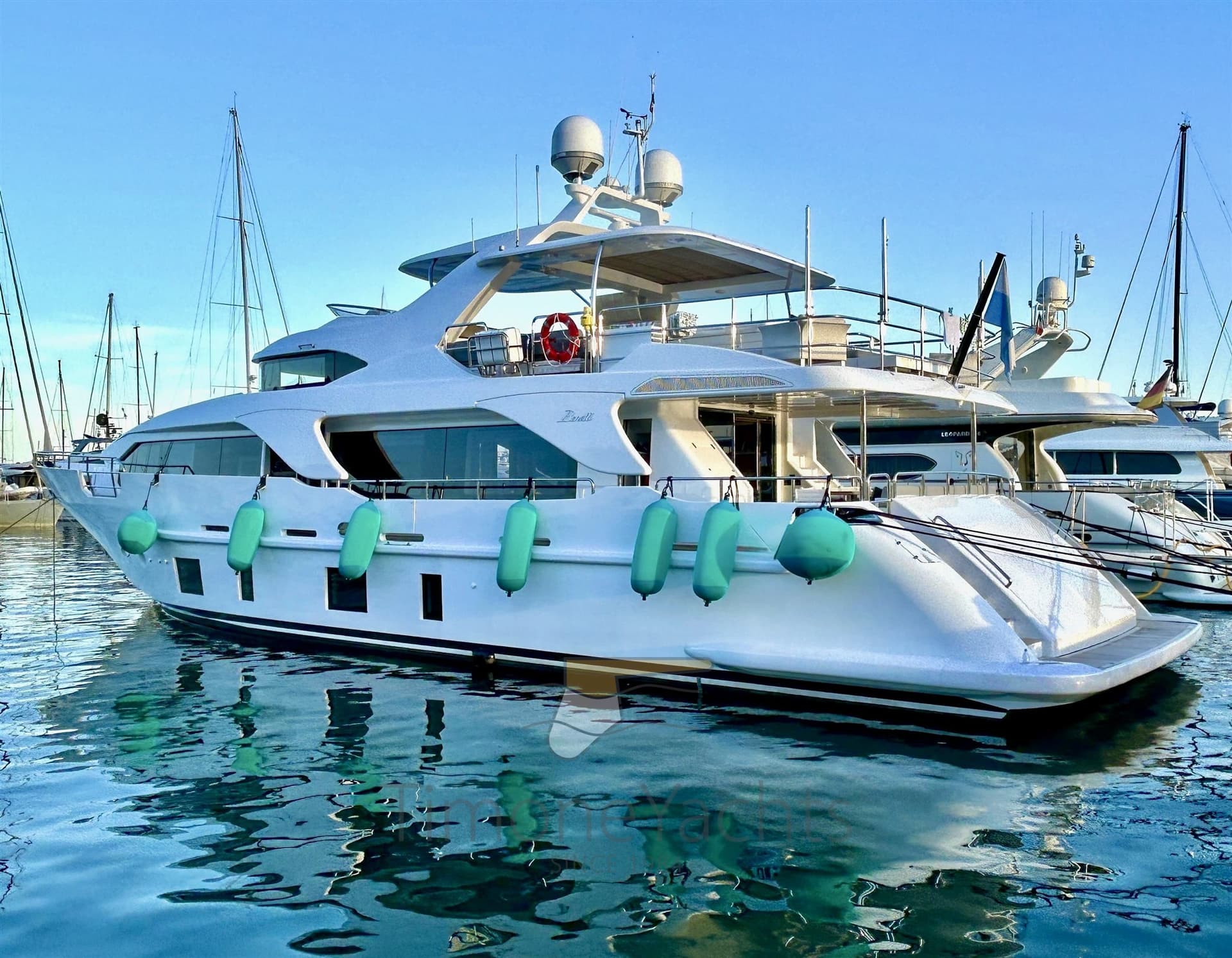 Benetti Delfino 93' - Deck View Benetti Delfino 93' - Deck View