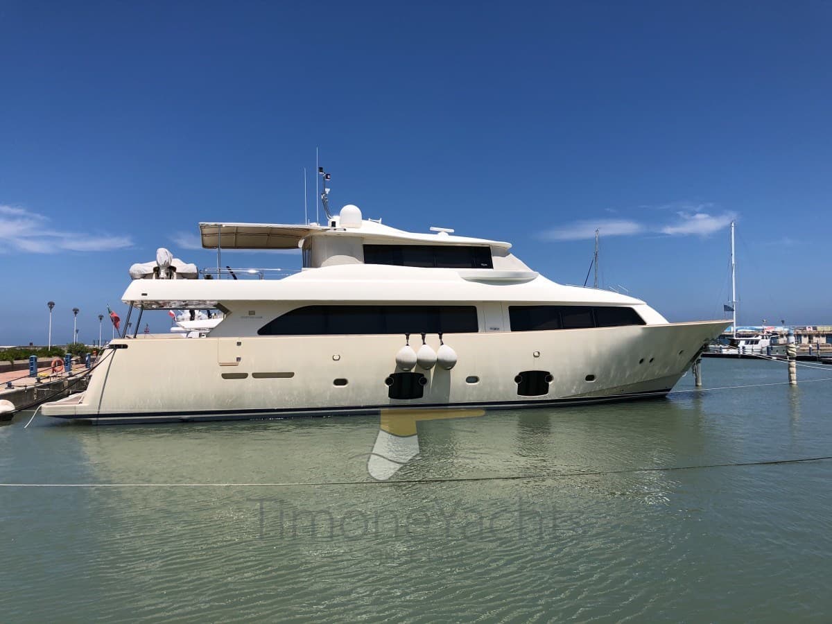 Custom Line Navetta 26 - Main View Custom Line Navetta 26 - Main View