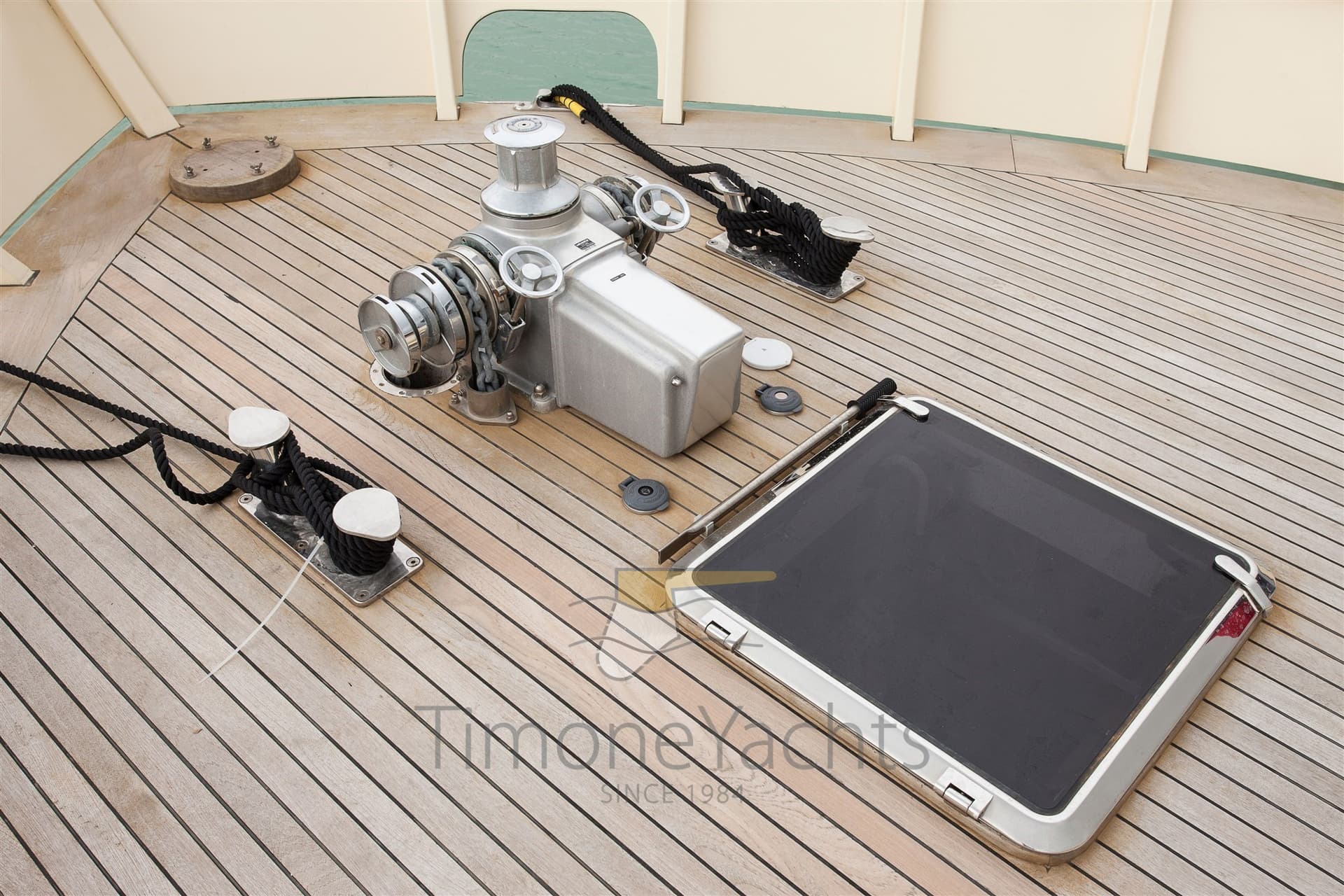 Azzurro Azzurro 64 - Deck View Azzurro Azzurro 64 - Deck View