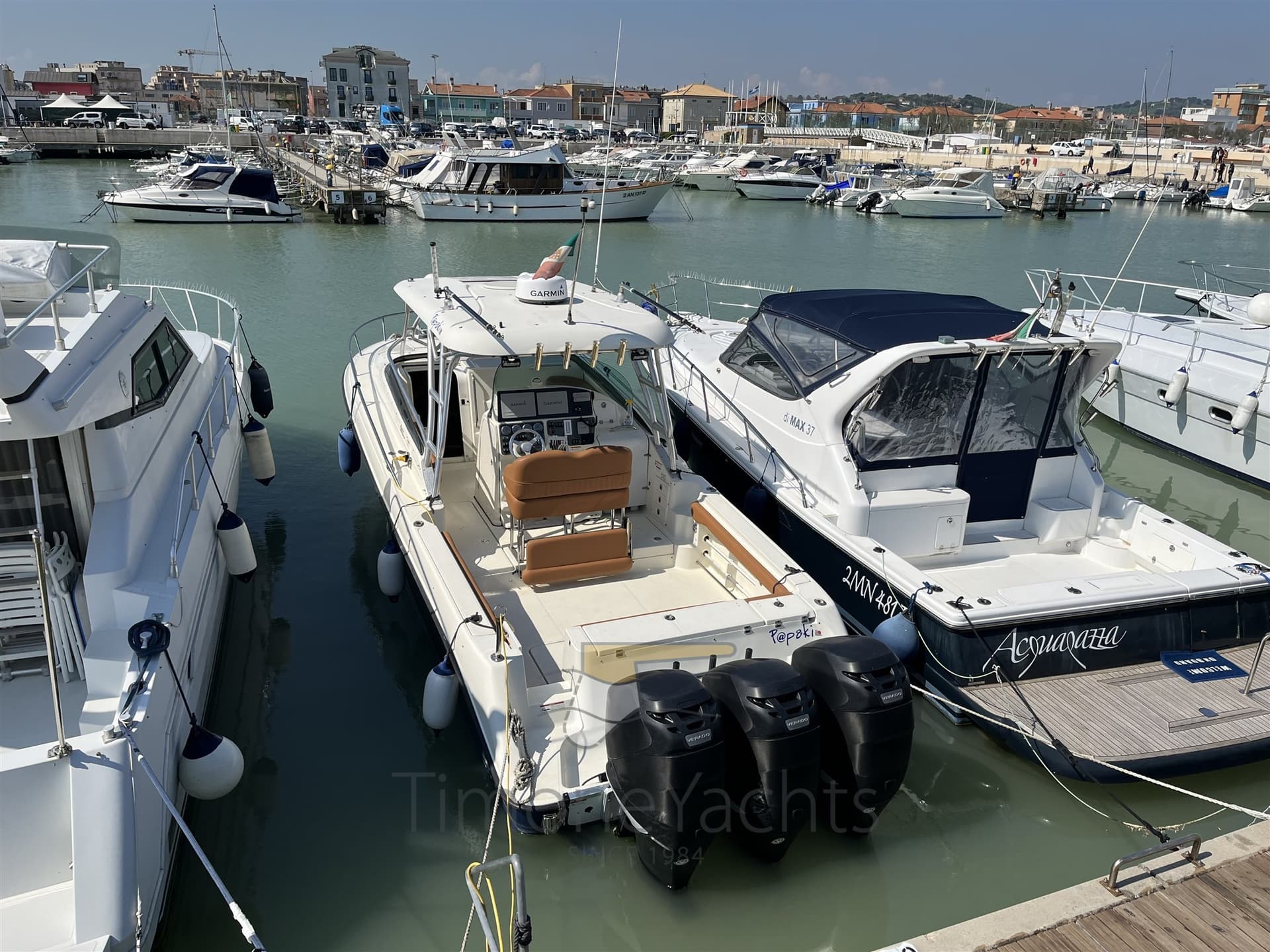 Hydra-Sports Vector Express 3300 Vx - Interior View Hydra-Sports Vector Express 3300 Vx - Interior View