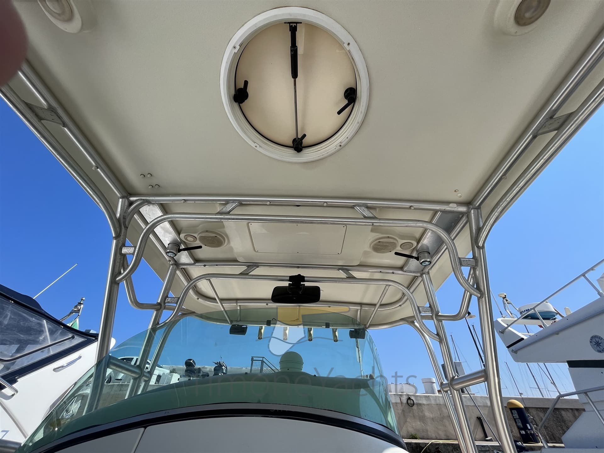 Hydra-Sports Vector Express 3300 Vx - Deck View Hydra-Sports Vector Express 3300 Vx - Deck View