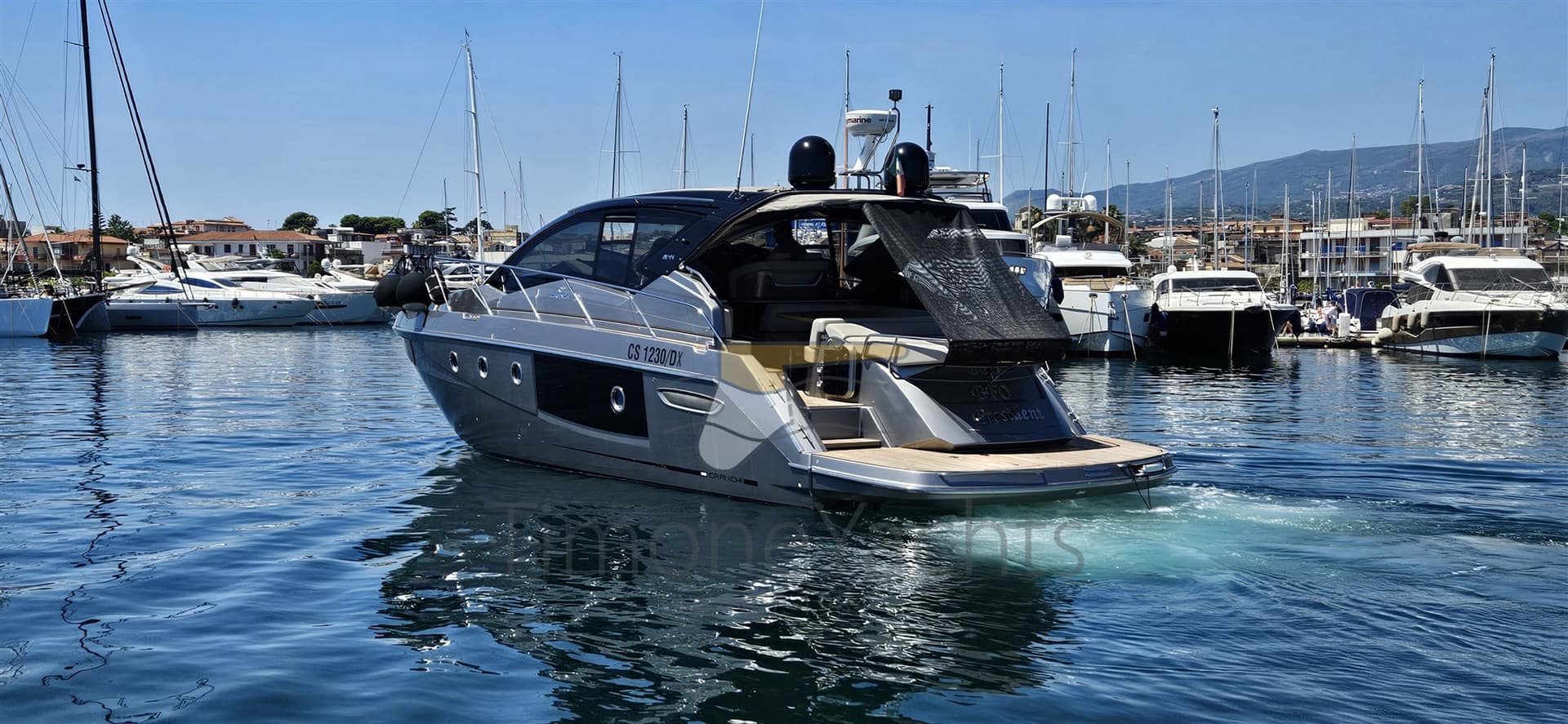 Cranchi M44 Ht - Interior View Cranchi M44 Ht - Interior View