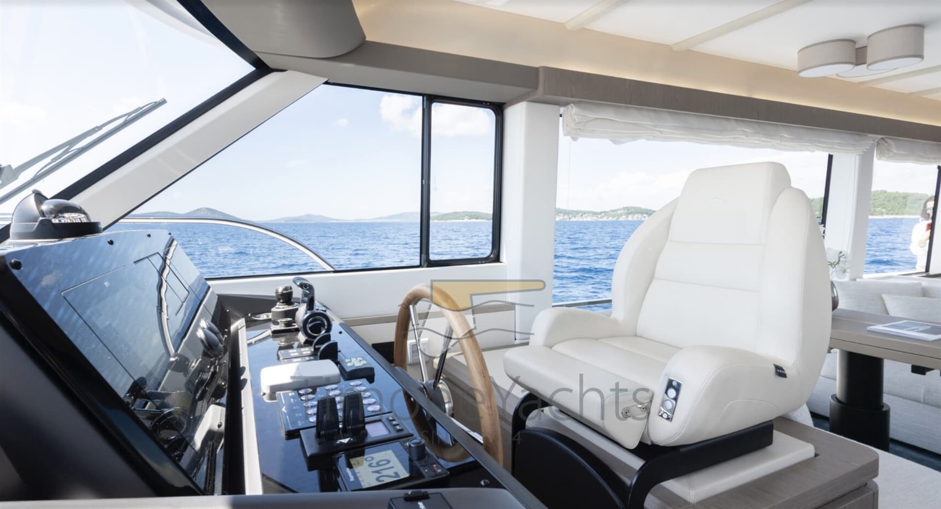 Azimut Magellano 60 used - hero image 16